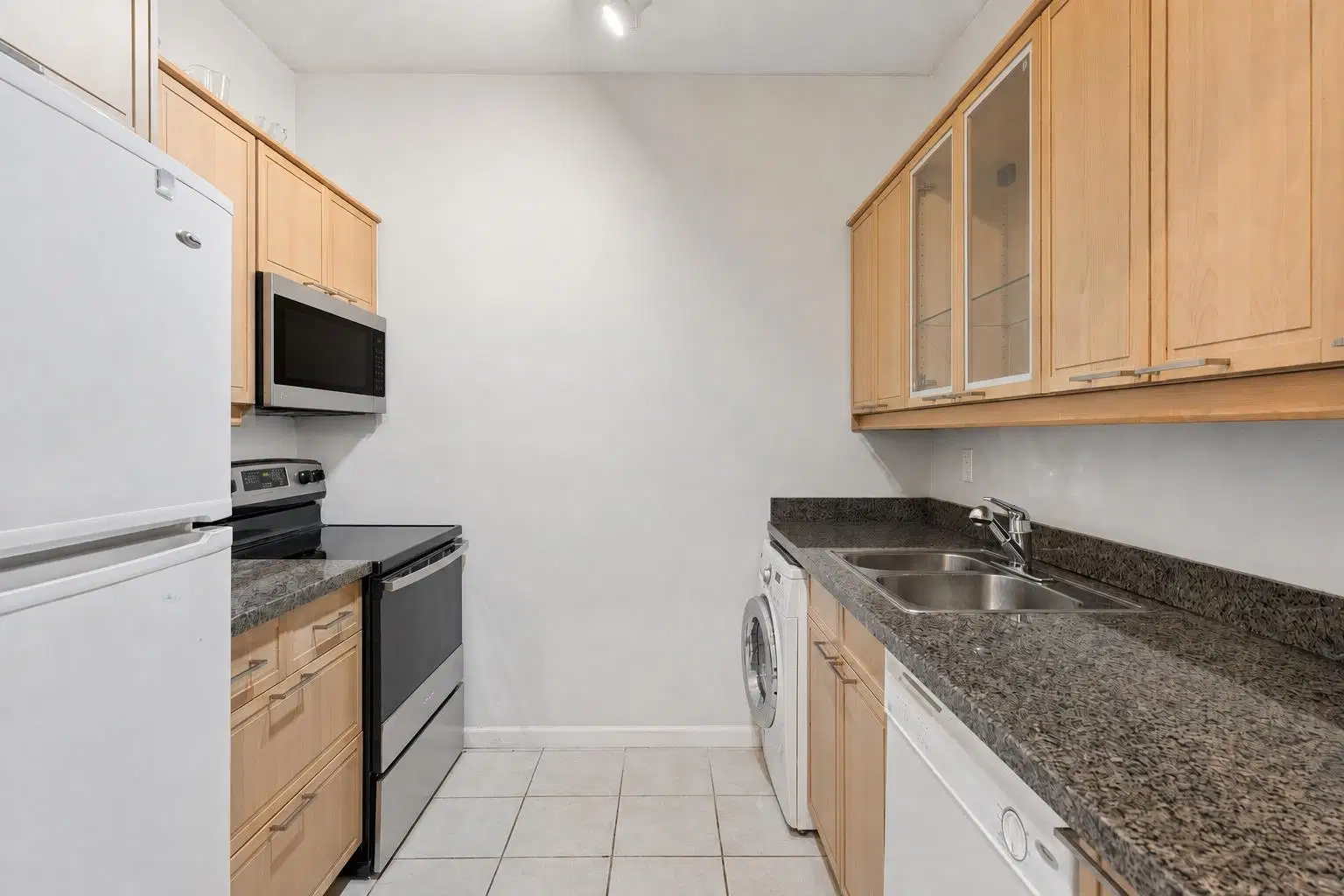 #304 – 827 16th Street