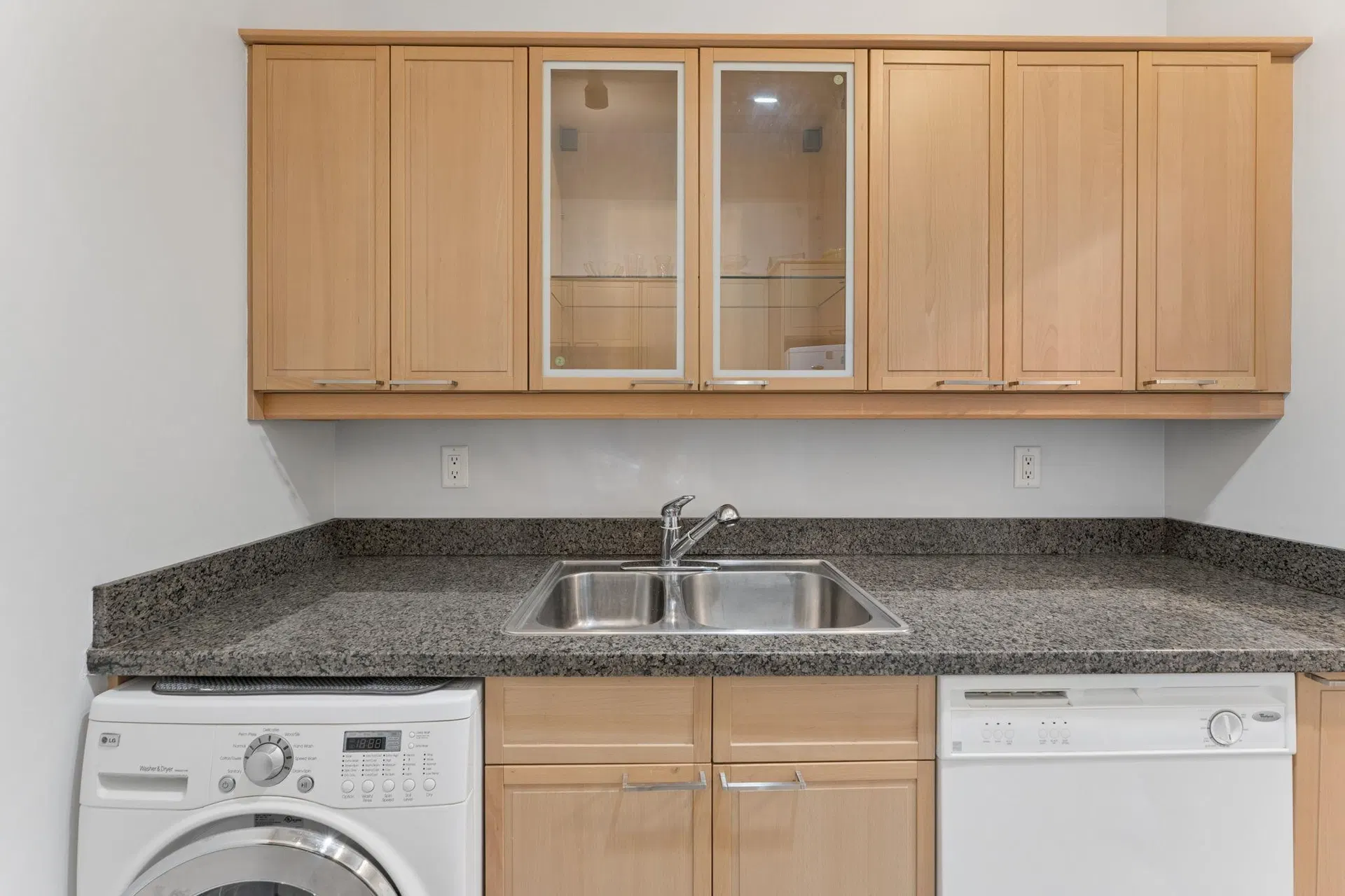 Photo 2 of 18 at #304 – 827 W 16th Street