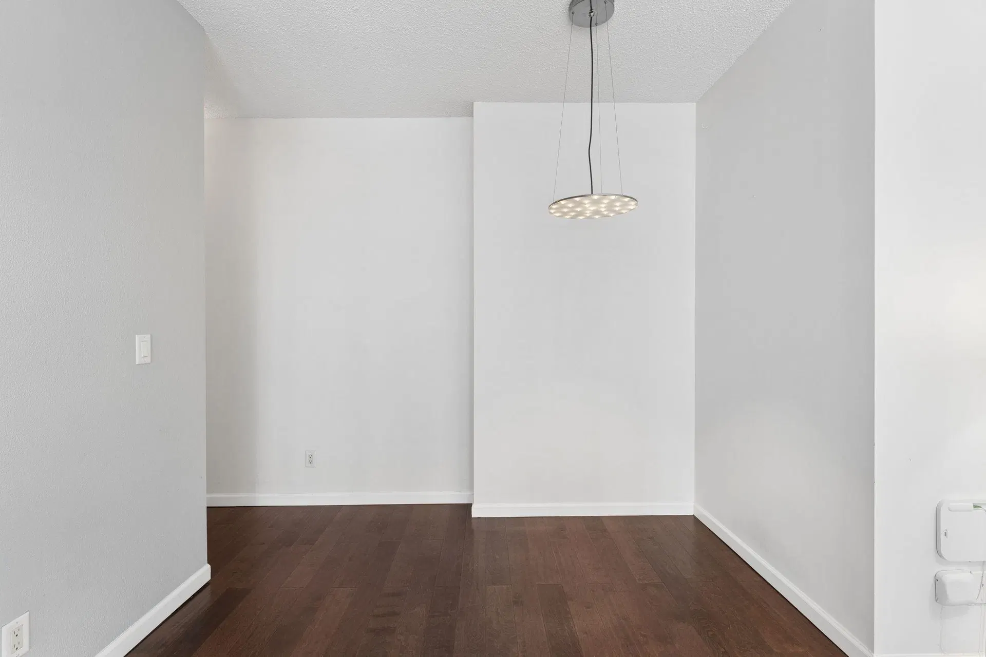 Photo 4 of 18 at #304 – 827 W 16th Street