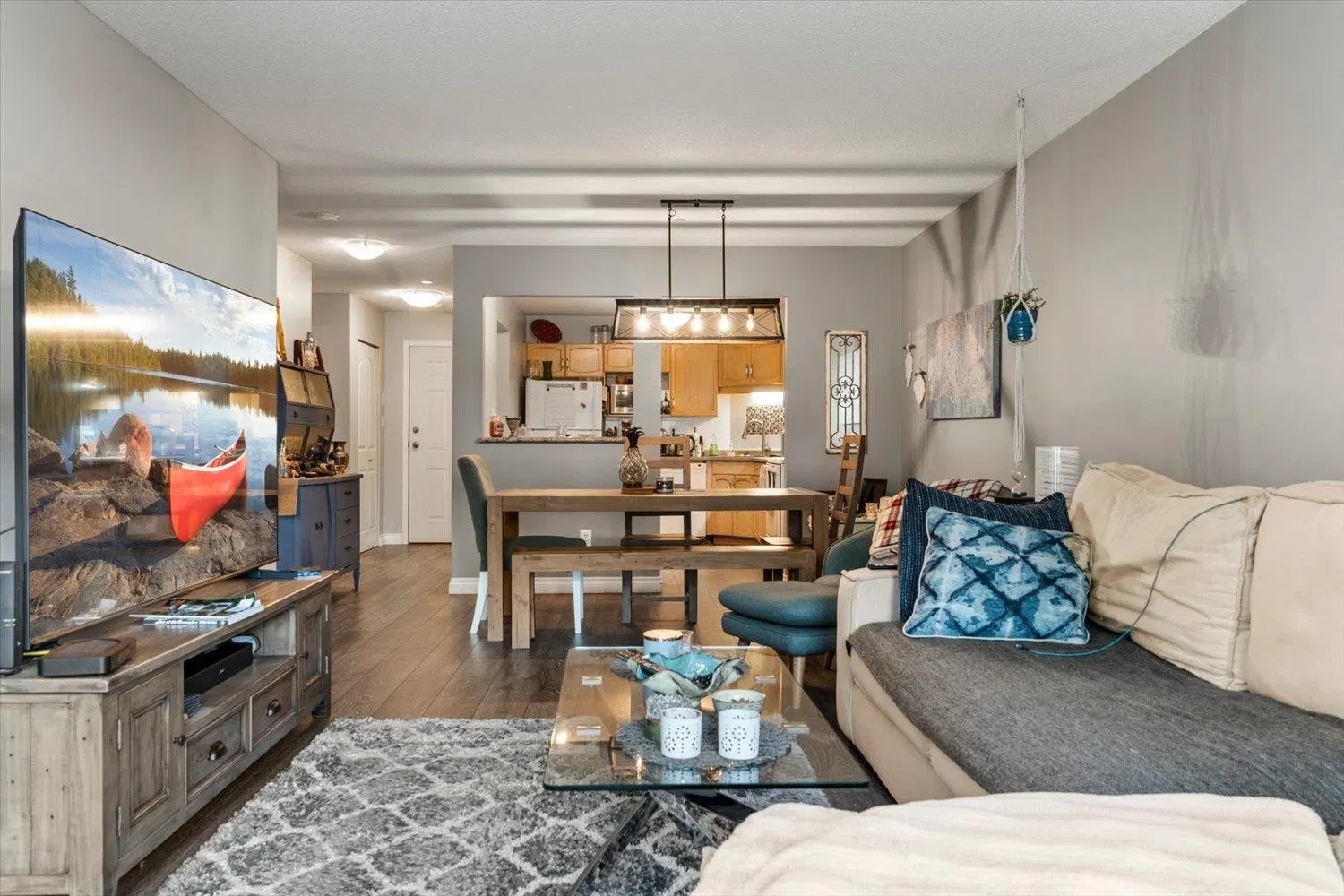 Photo 5 of 33 at #102 – 33280 E Bourquin Crescent