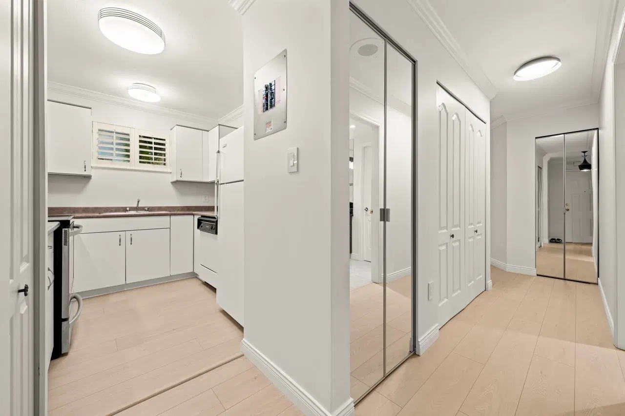 Photo 3 of 20 at #104 – 526 W 13th Avenue