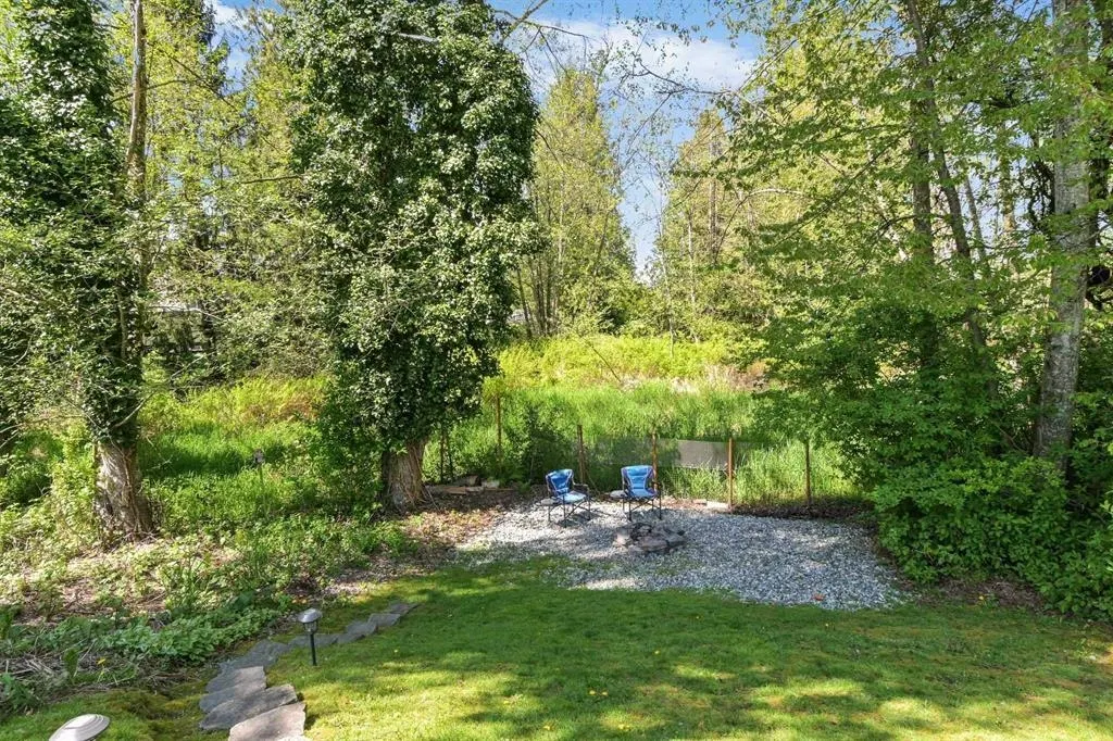Photo 4 of 29 at 19919 51 Avenue