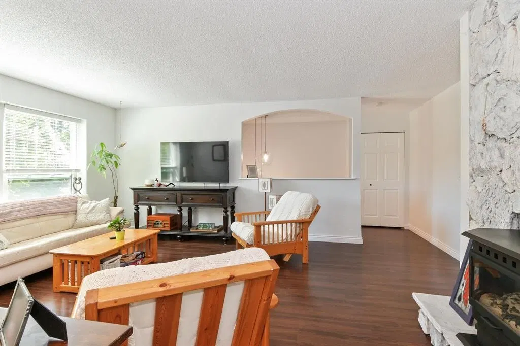 Photo 5 of 29 at 19919 51 Avenue