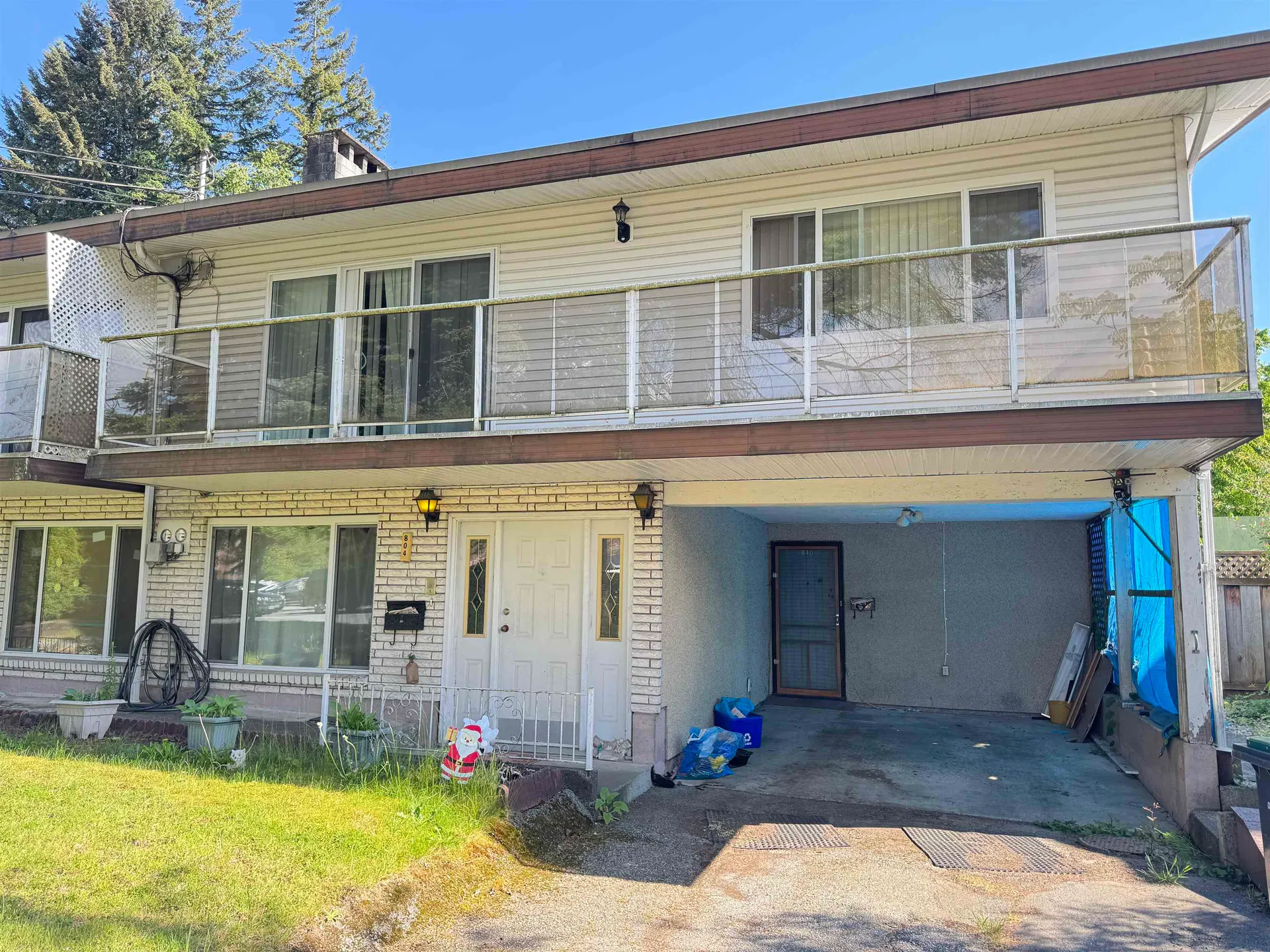 Photo 2 of 2 at 804-806 Ingersoll Avenue