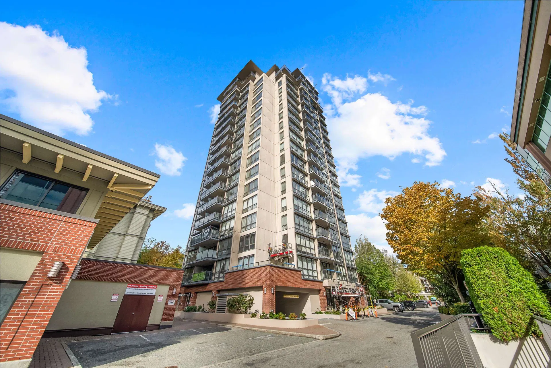 Photo 2 of 22 at #805 – 2959 Glen Drive