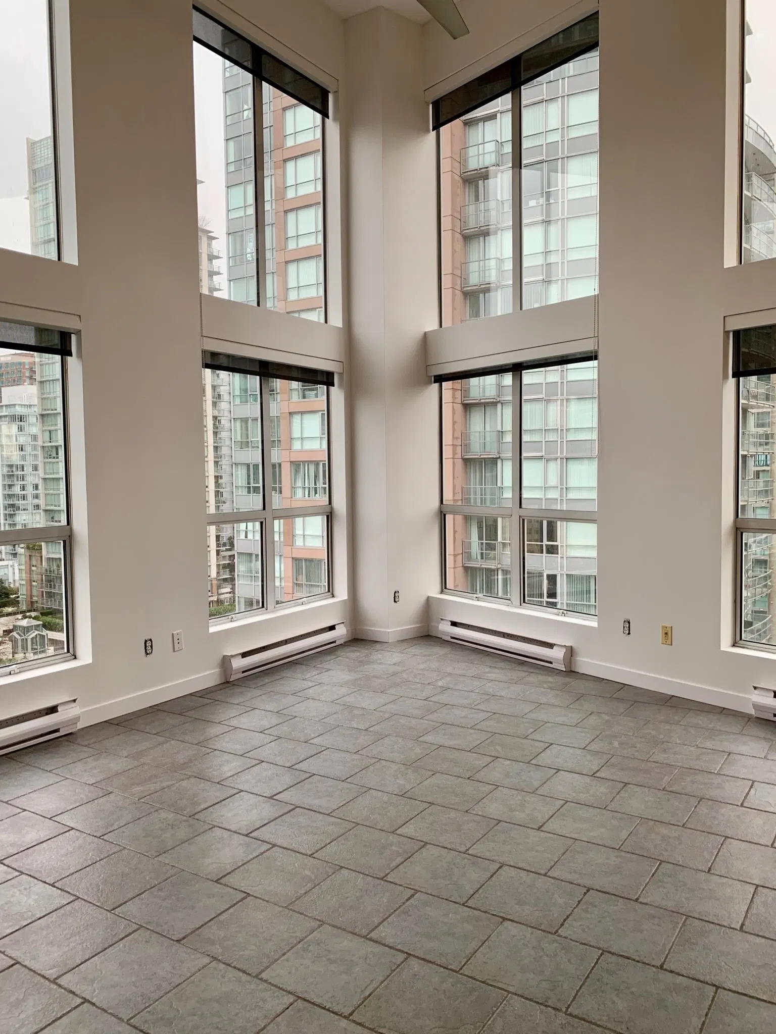 Photo 5 of 39 at #912 – 933 Seymour Street