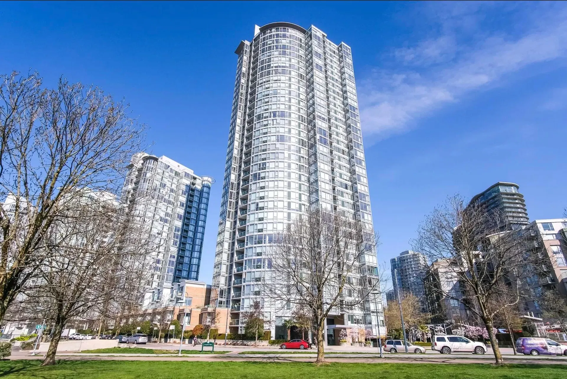 Photo 2 of 25 at #2P – 1033 Marinaside Crescent