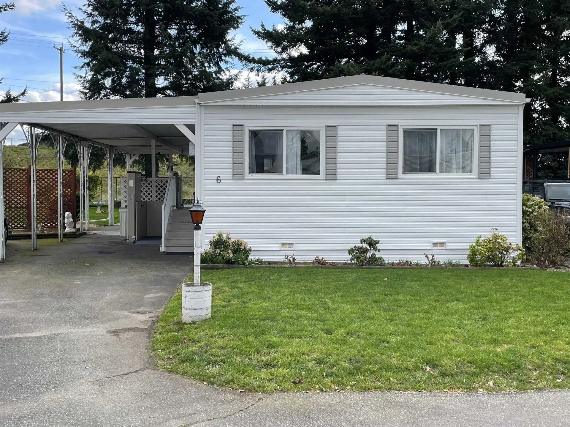 #6 – 31313 Livingstone Avenue