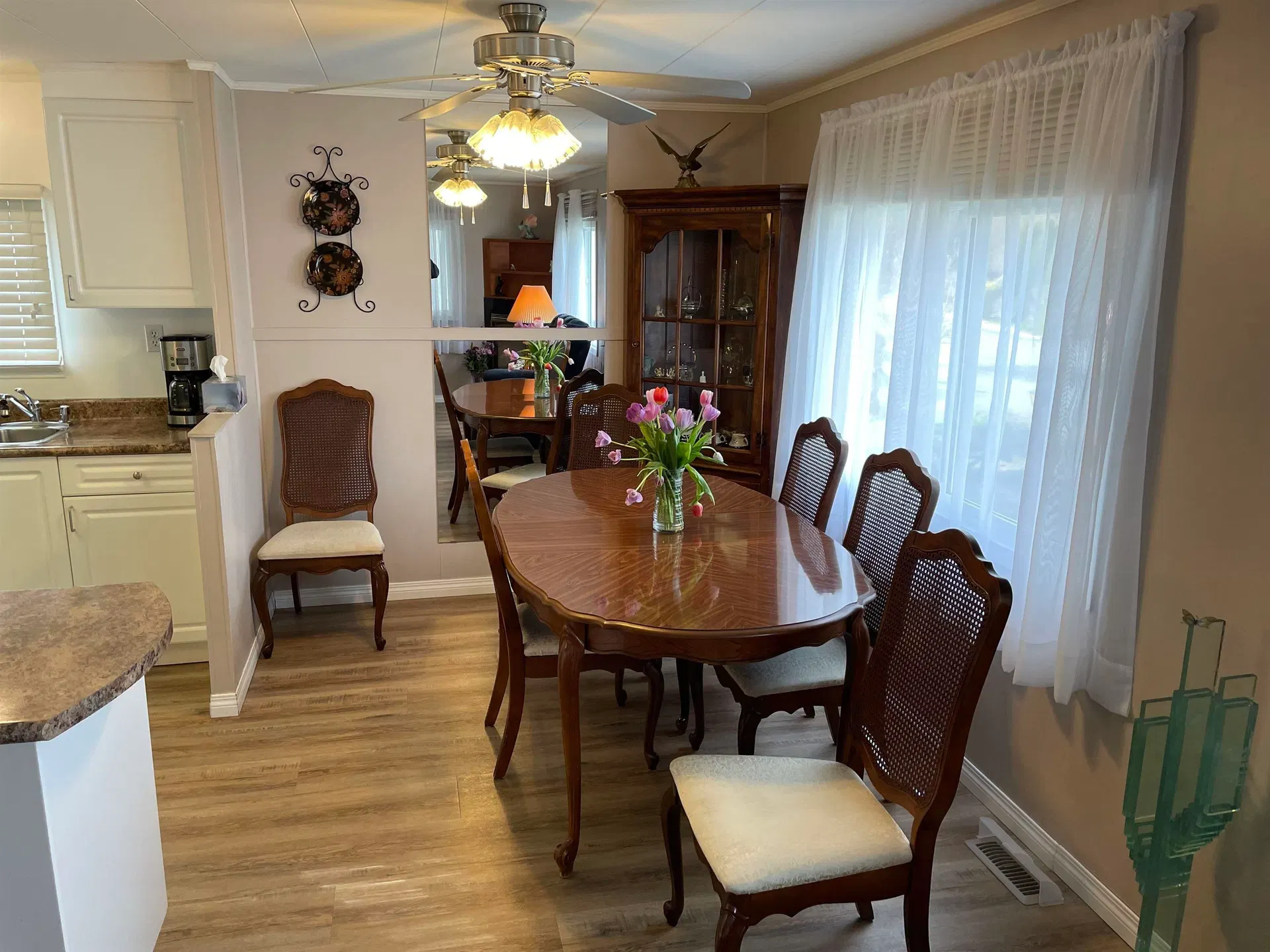 Photo 5 of 11 at #6 – 31313 Livingstone Avenue