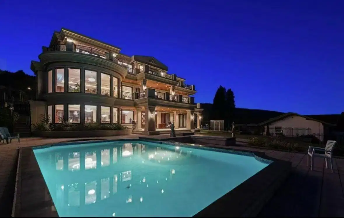Main and Above – 1327 Chartwell Dr