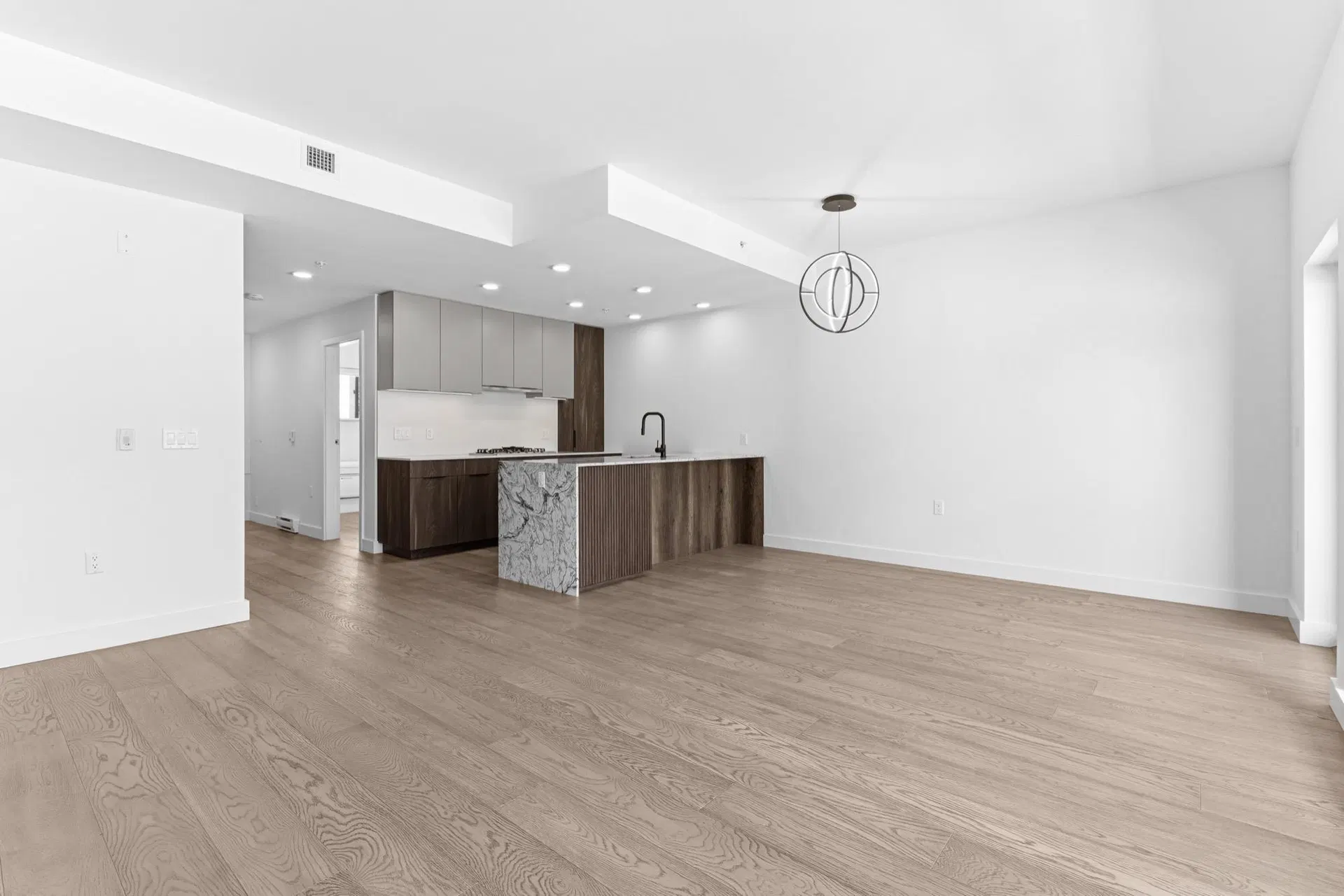 Photo 4 of 23 at #202 – 3590 W 39th Avenue