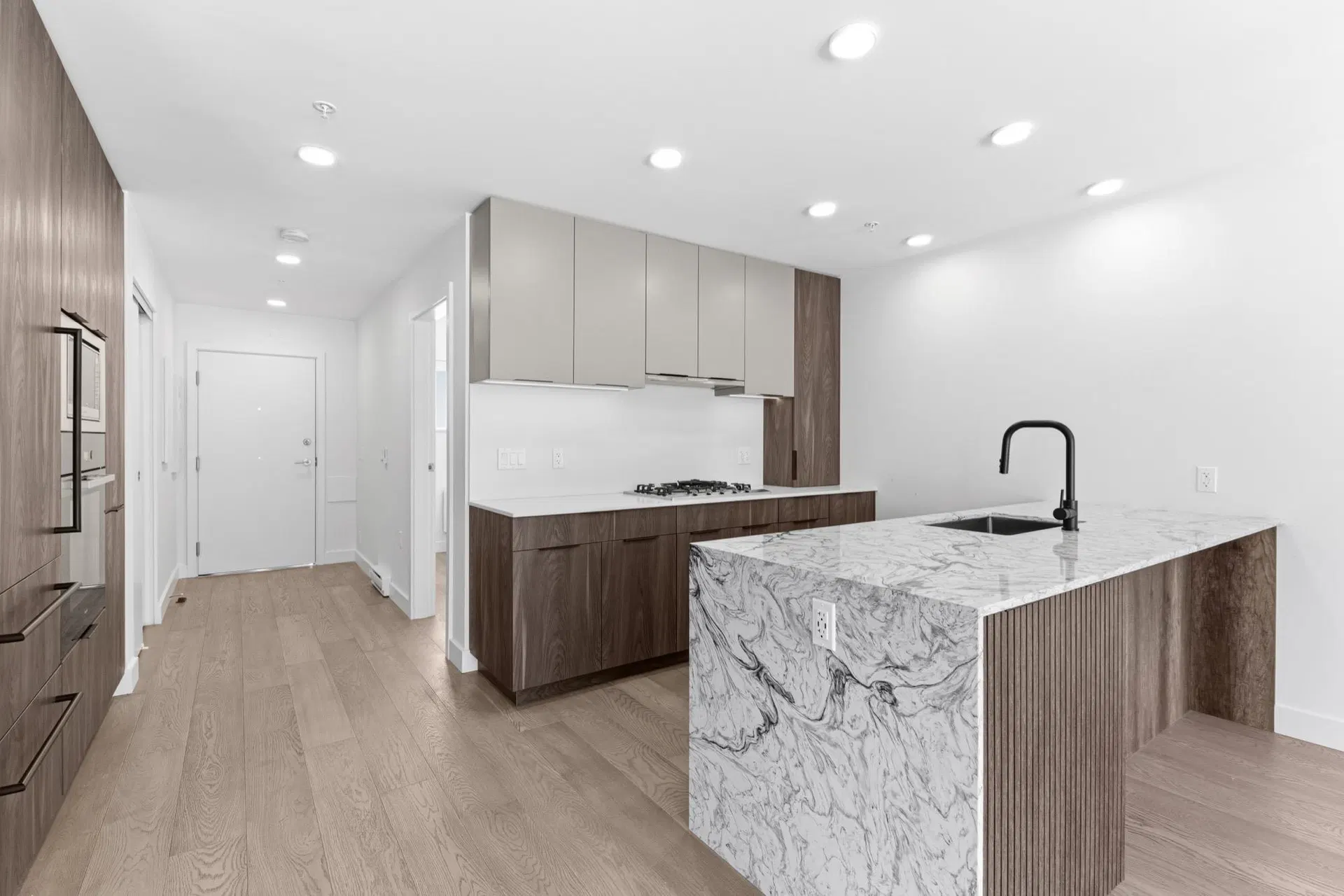 Photo 5 of 23 at #202 – 3590 W 39th Avenue