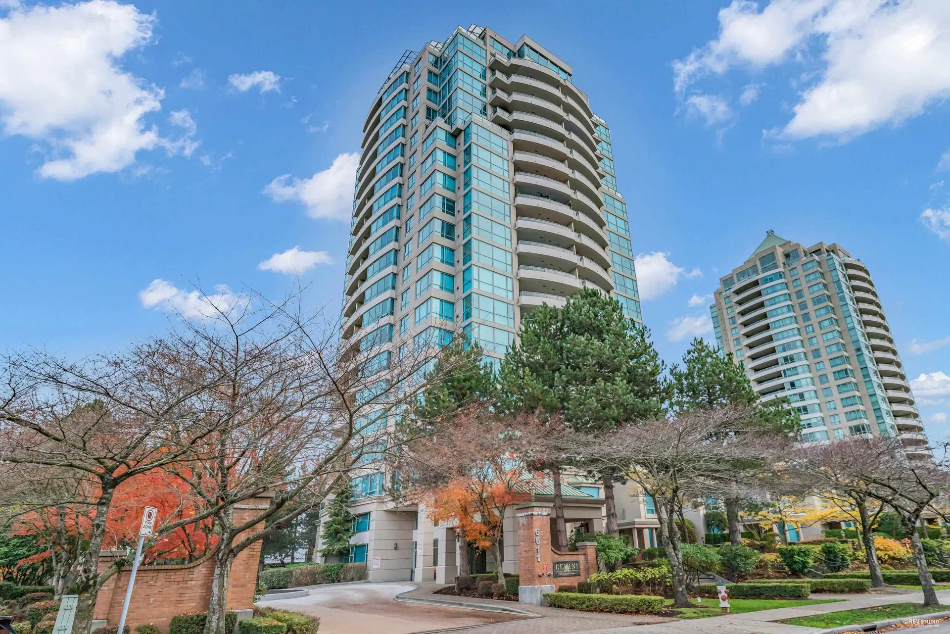 Photo 1 of 38 at #802 – 6611 Southoaks Crescent