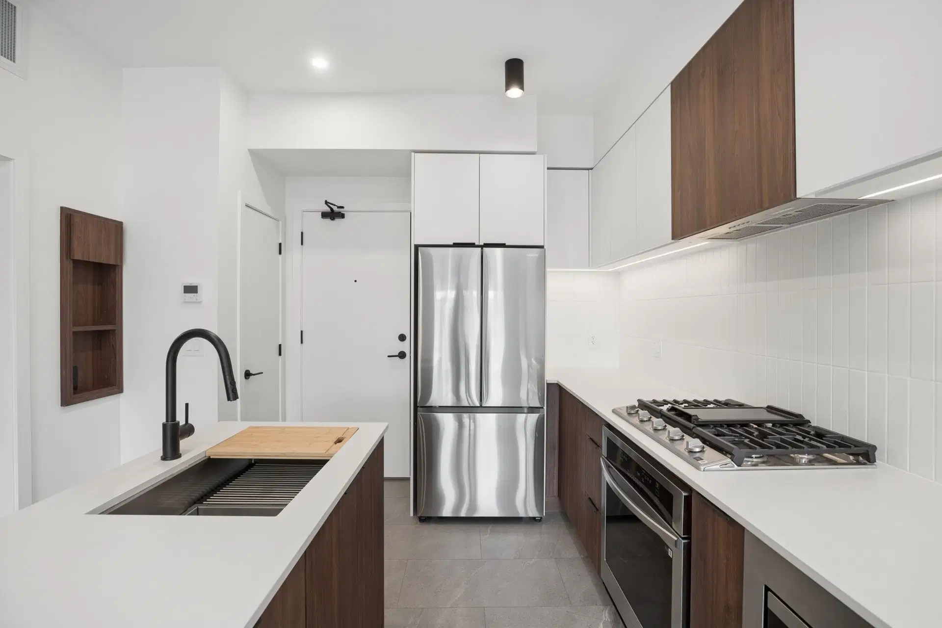 #612 – 623 Kemsley Avenue