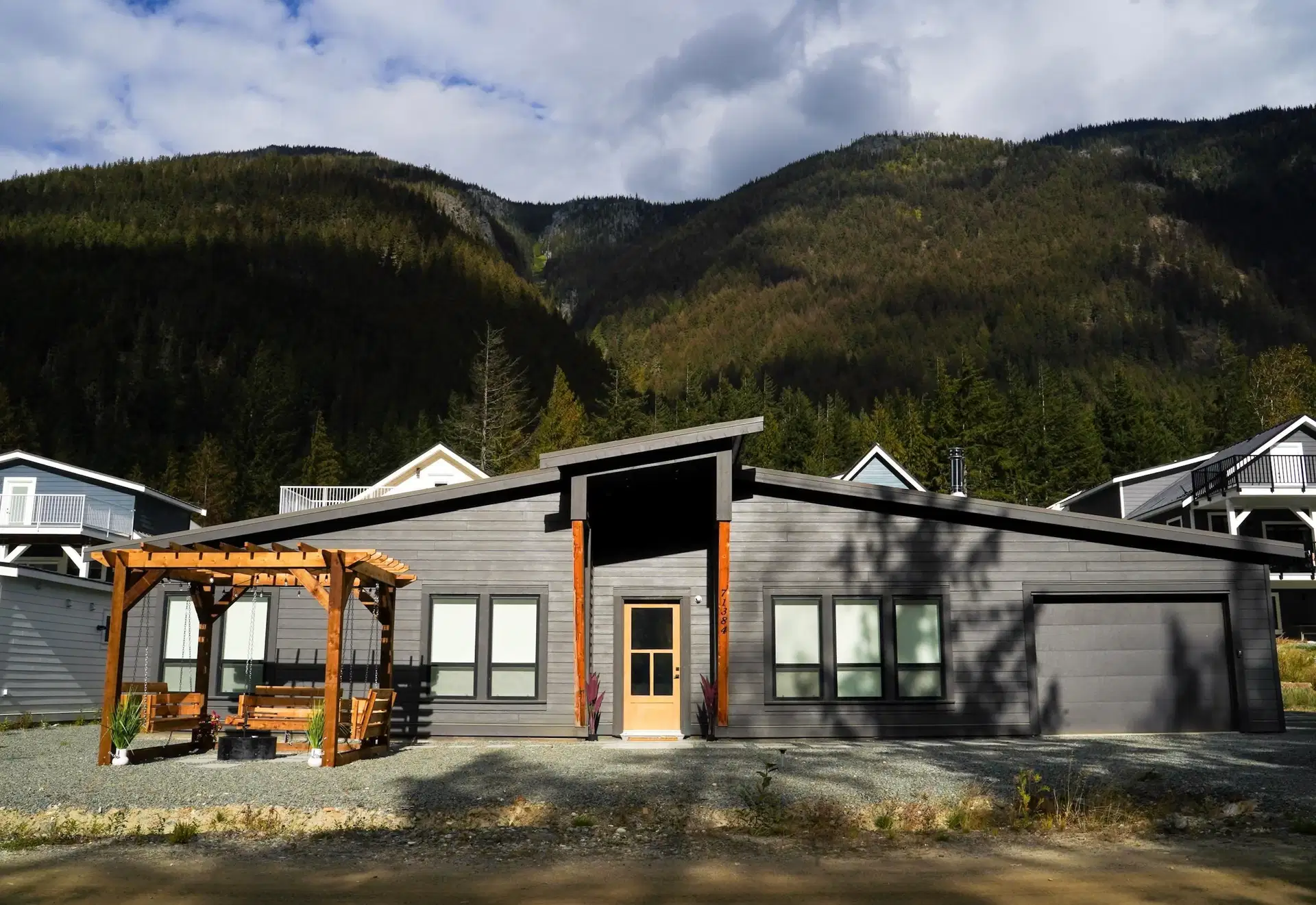 HG 184 – 71384 Grove Place