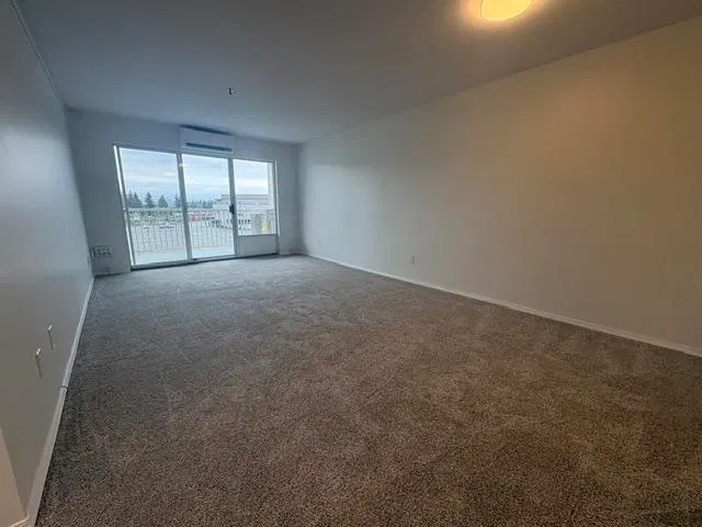Photo 5 of 29 at #310 – 33535 King Road