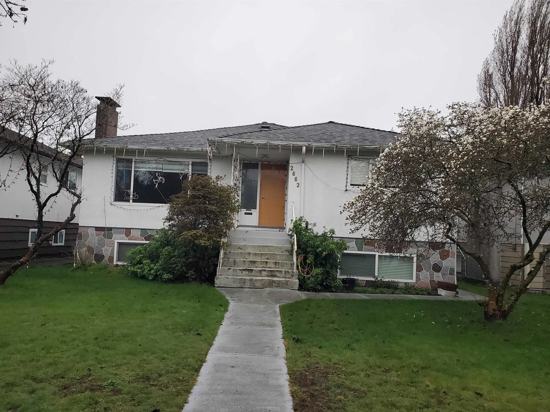 Photo 1 of 1 at 2662 E 49th Avenue