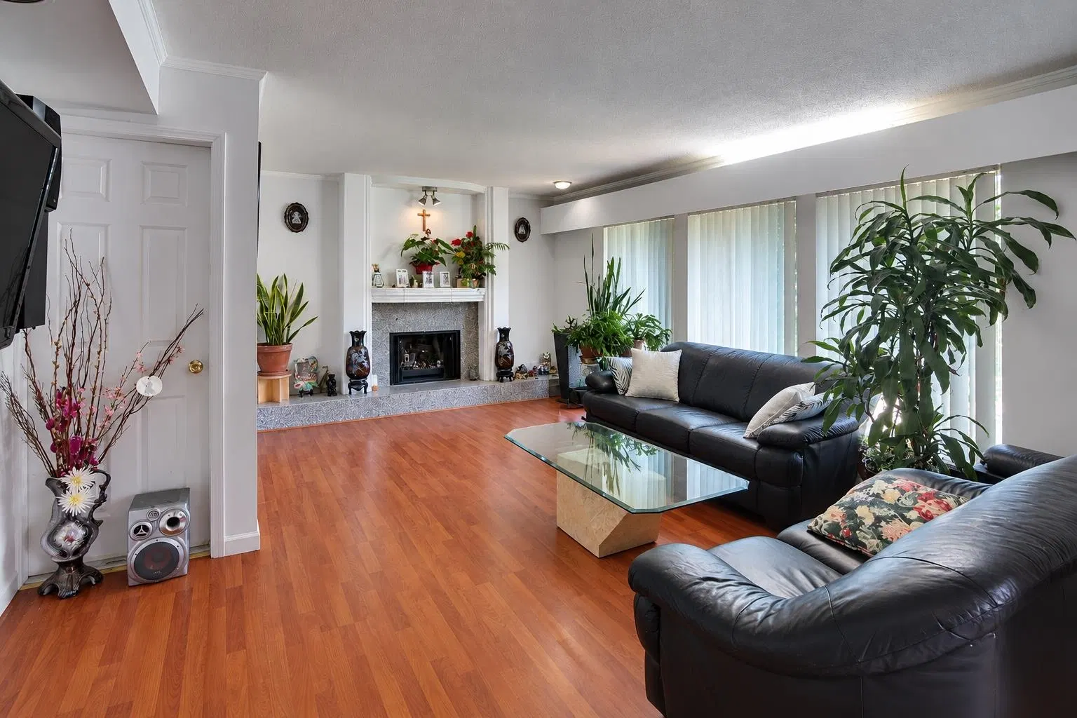 Photo 2 of 40 at 7495 Culloden Street