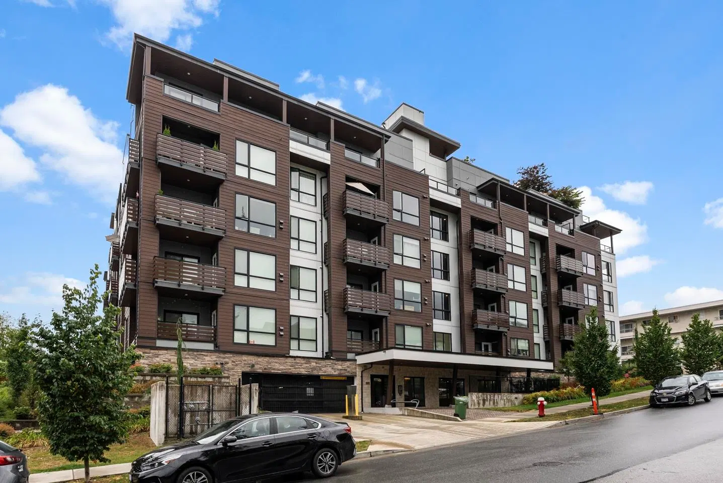 Photo 1 of 40 at #405 – 11703 Fraser Street