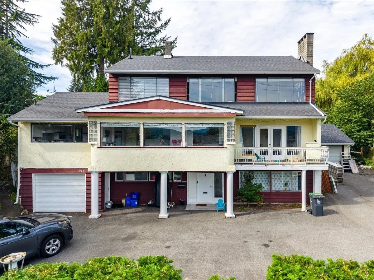 Photo 1 of 39 at 787 Roslyn Boulevard