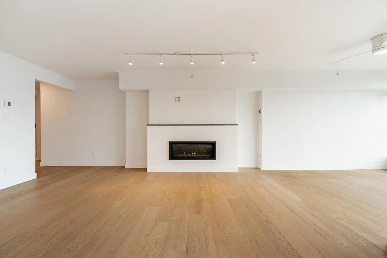 Photo 4 of 36 at #403 – 1188 Quebec Street