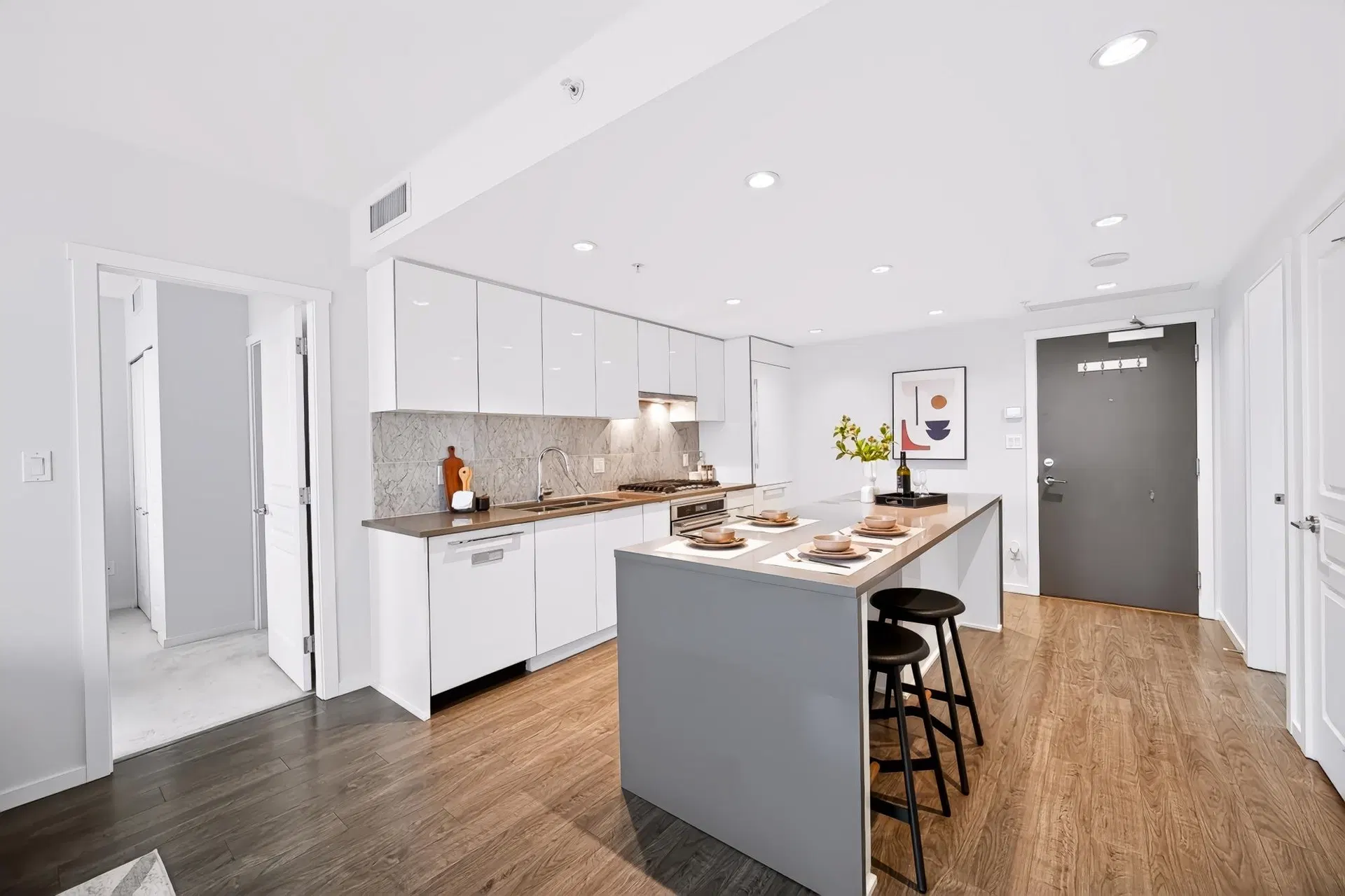 Photo 5 of 22 at #1702 – 5883 Barker Avenue