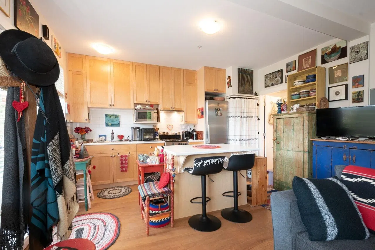 Photo 5 of 27 at #207 – 726A Belterra Road