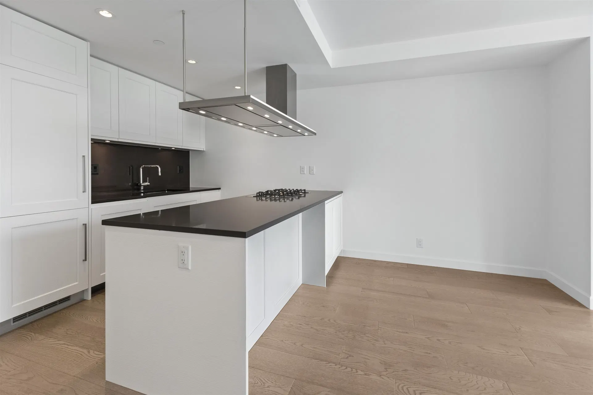 Photo 5 of 26 at #1703 – 3355 Binning Road
