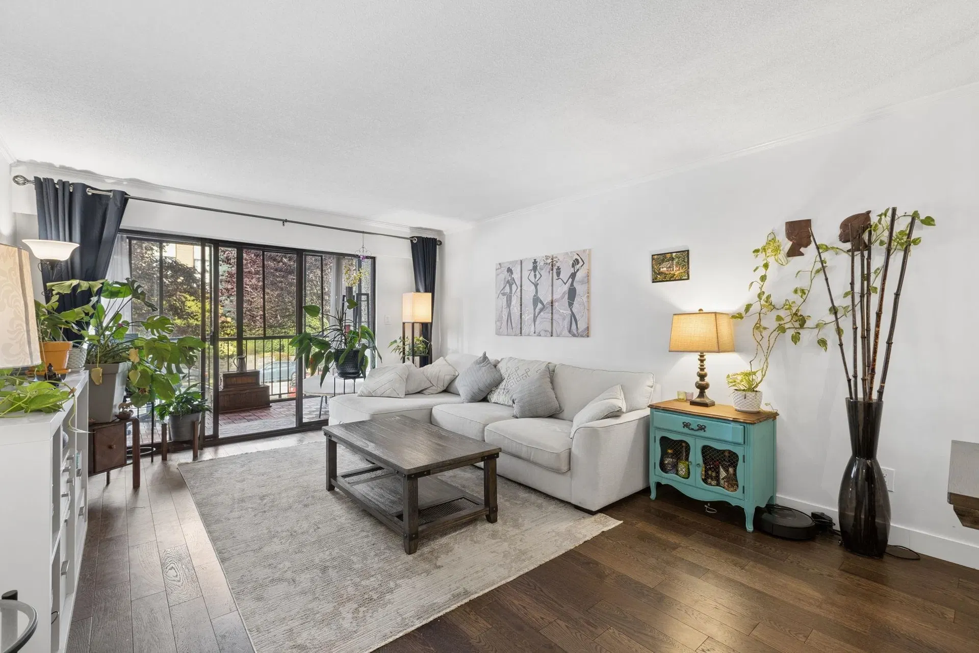 #201 – 127 4th Street