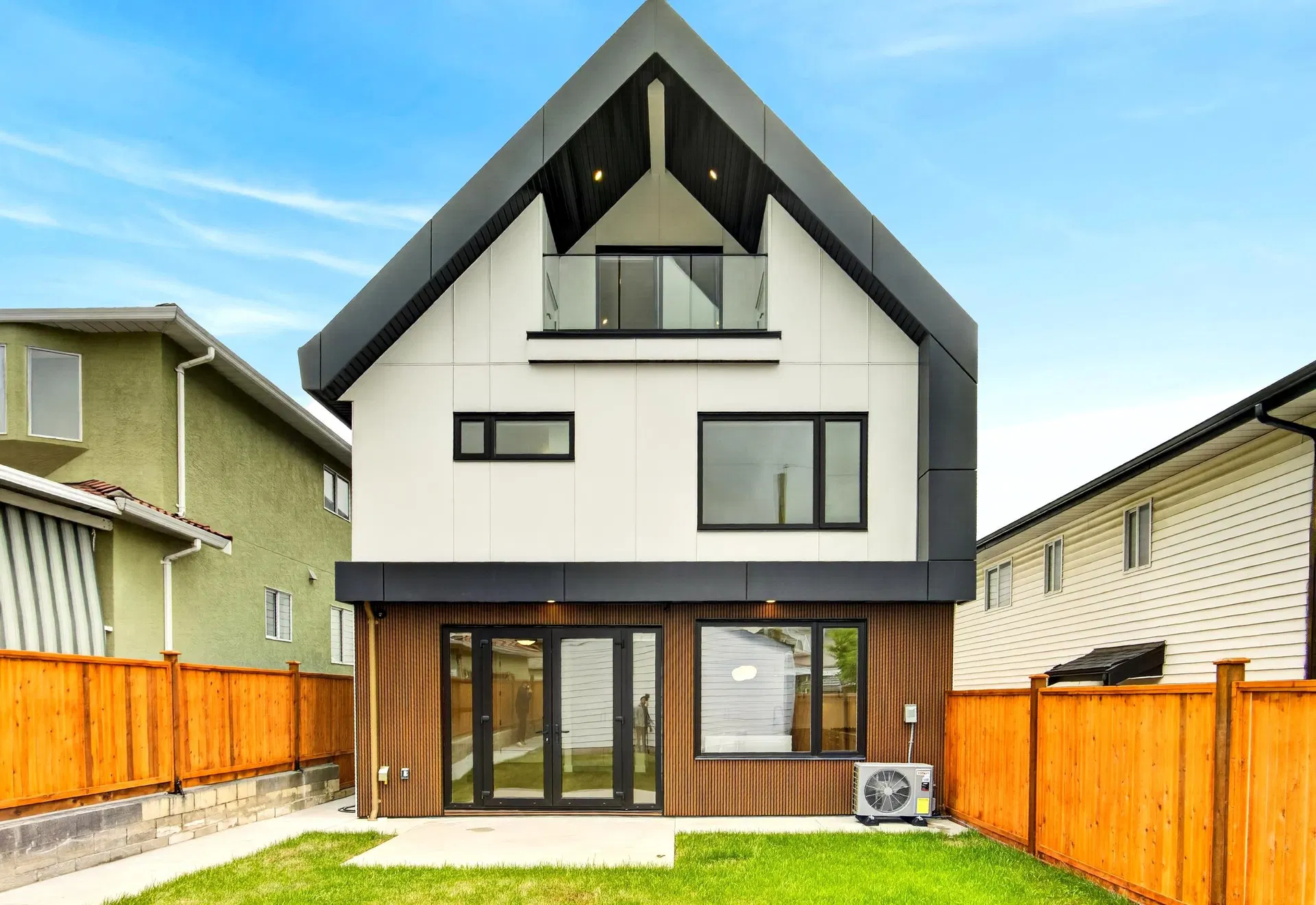 #2 – 2741 7th Avenue