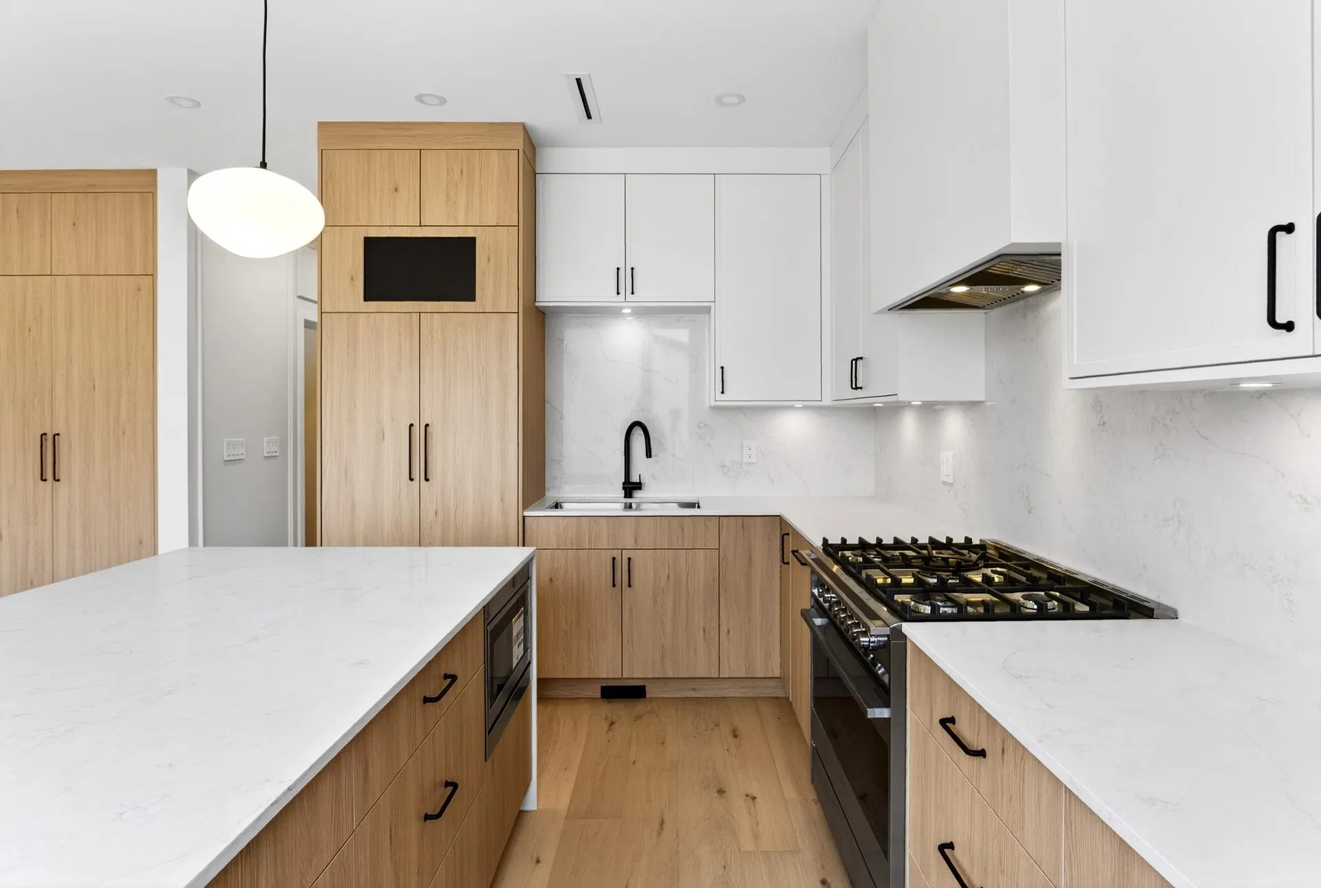 Photo 5 of 30 at #2 – 2741 E 7th Avenue