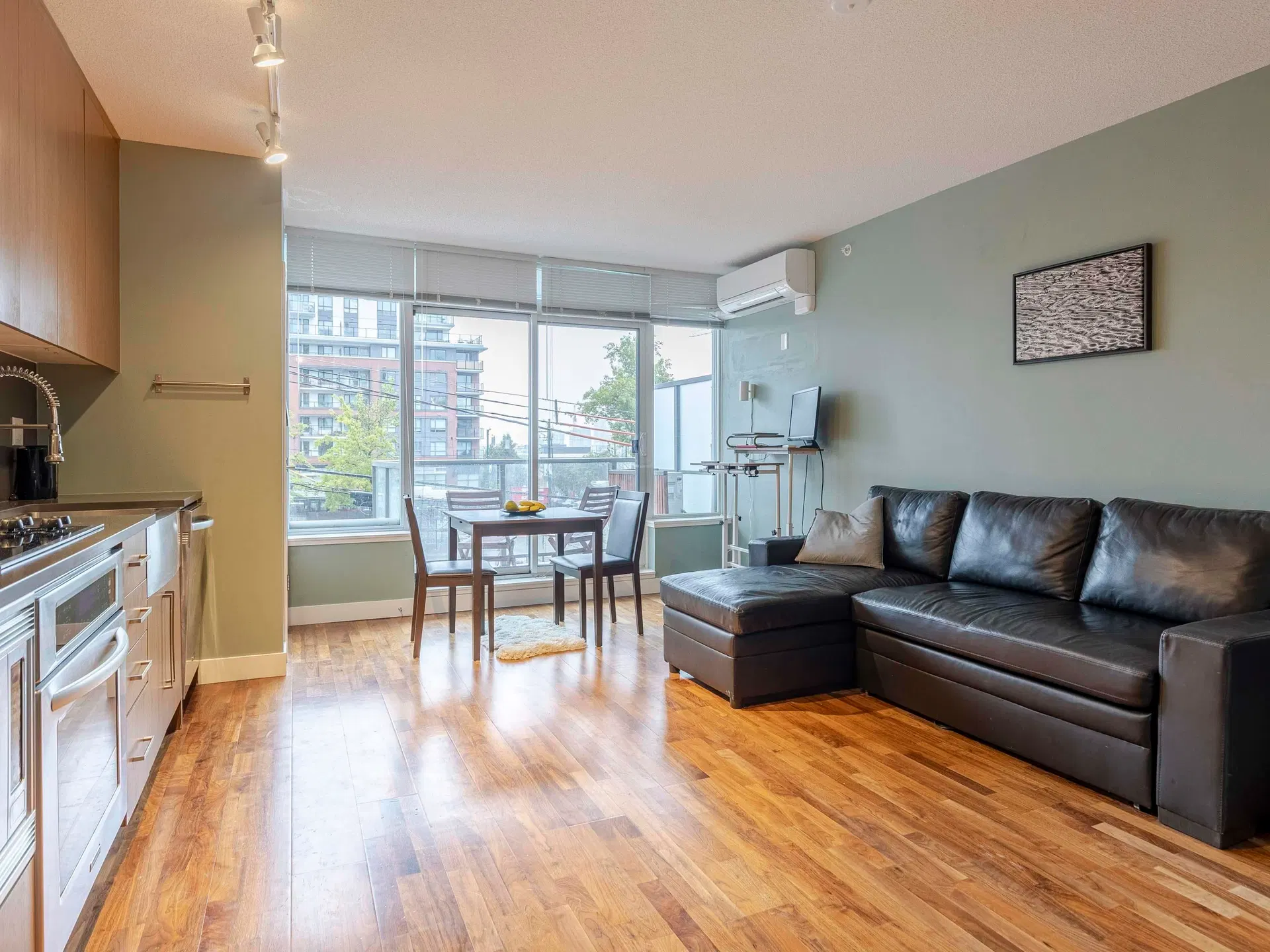 Photo 2 of 11 at #473 – 250 E 6th Avenue