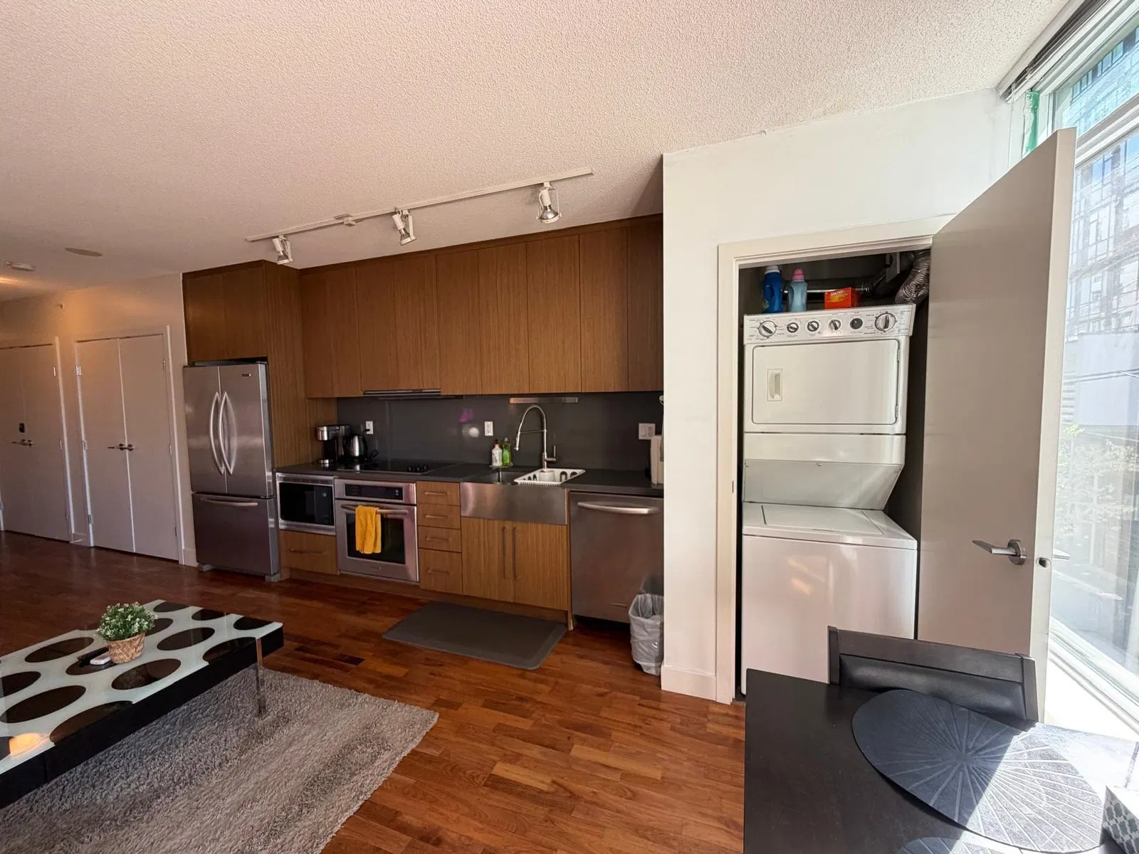 Photo 5 of 11 at #473 – 250 E 6th Avenue