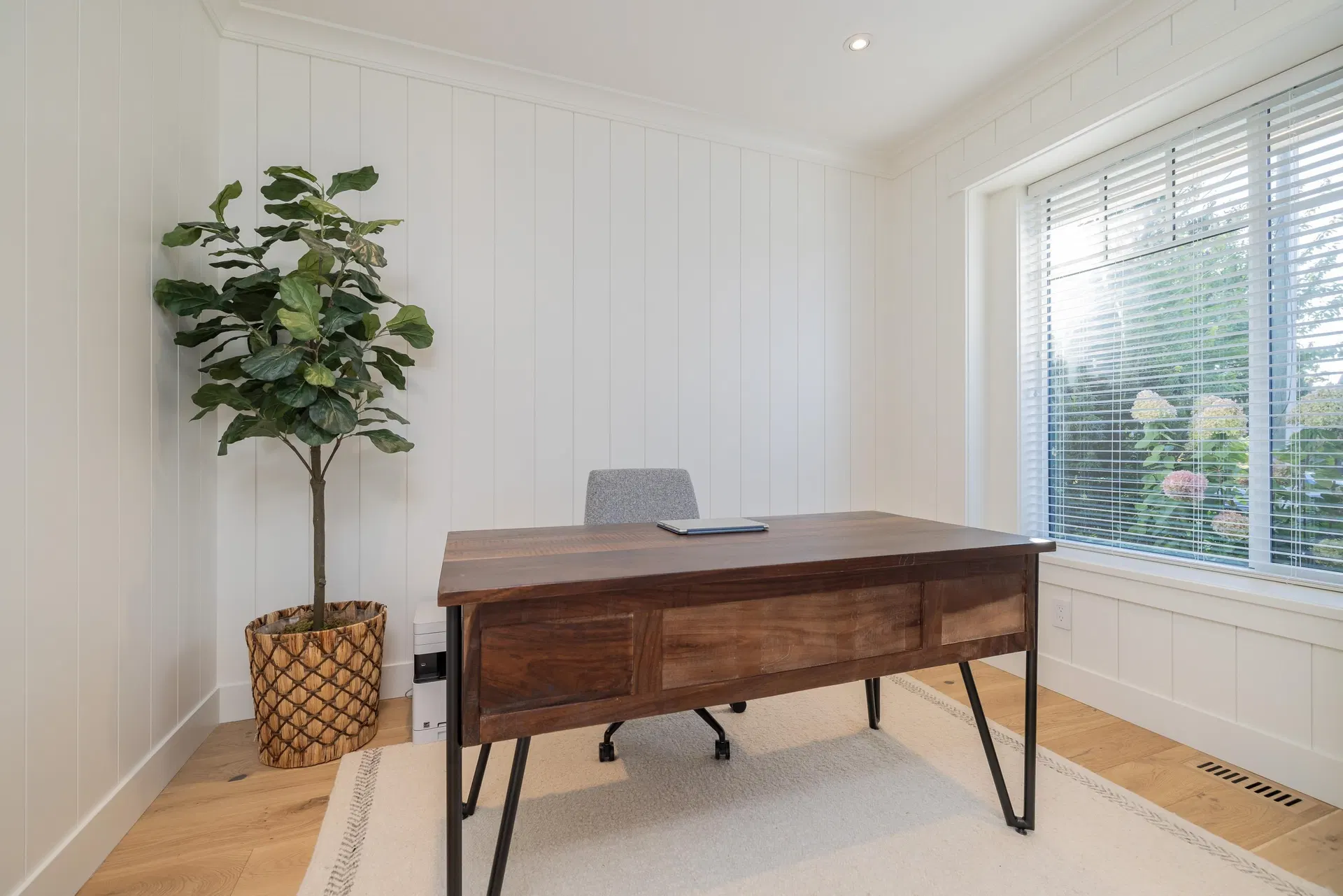 Photo 4 of 40 at 4626 217a Street