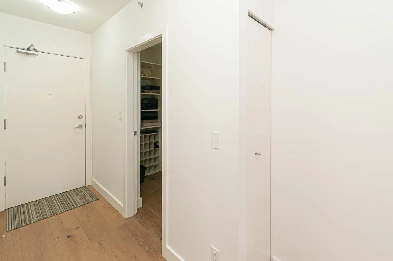 Photo 2 of 25 at #1306 – 480 Robson Street