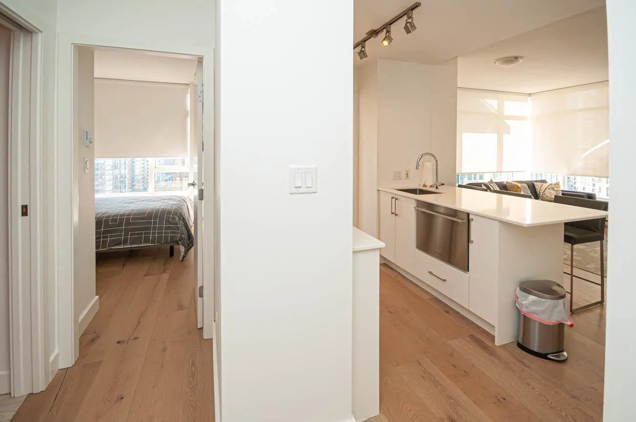 Photo 3 of 25 at #1306 – 480 Robson Street
