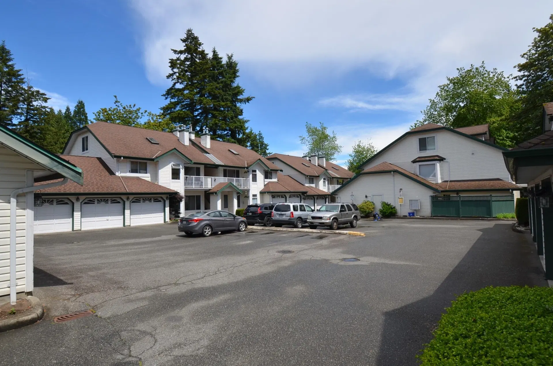 Photo 4 of 28 at #108 – 10308 155a Street