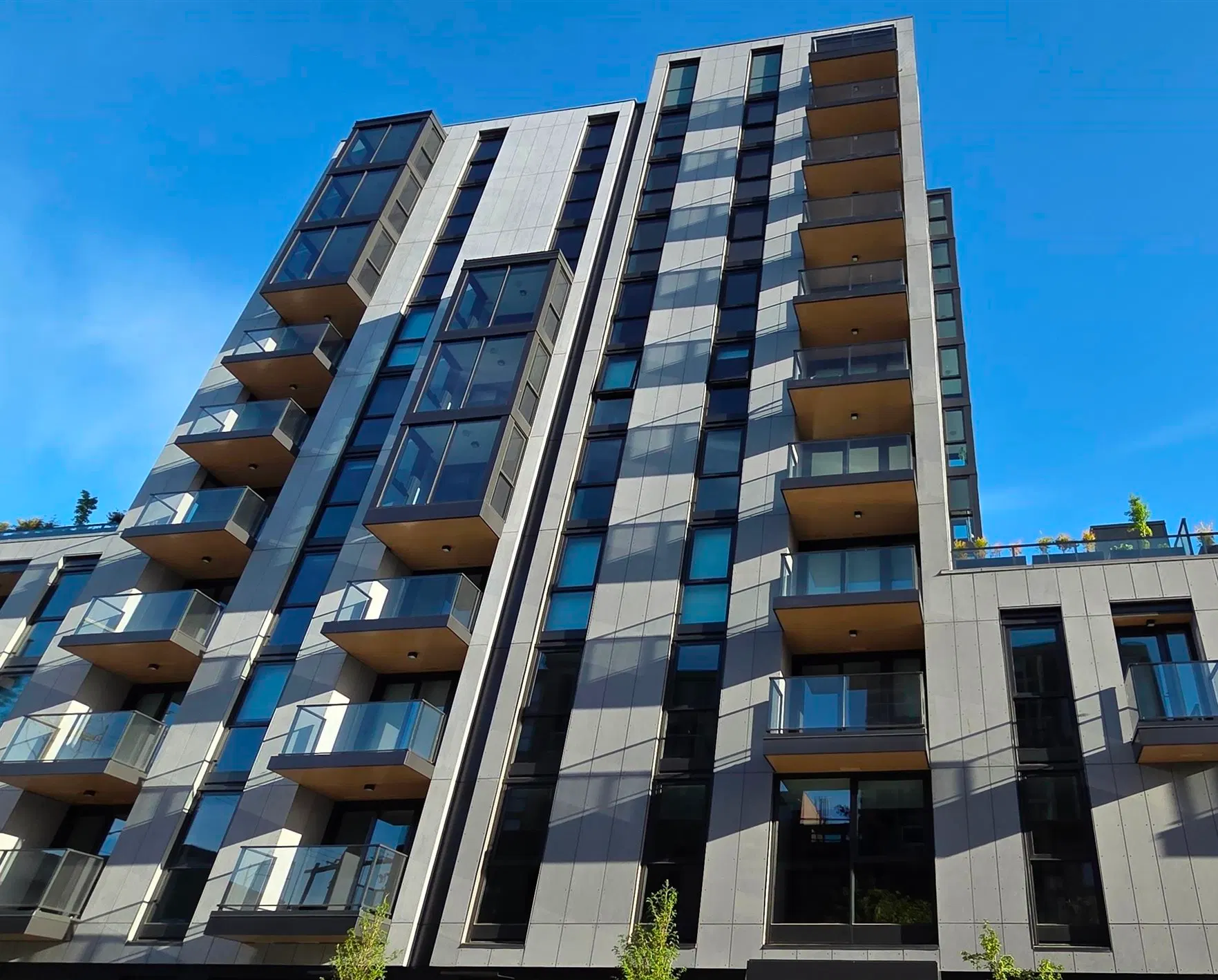 Photo 1 of 40 at #1002 – 1530 W 6th Avenue