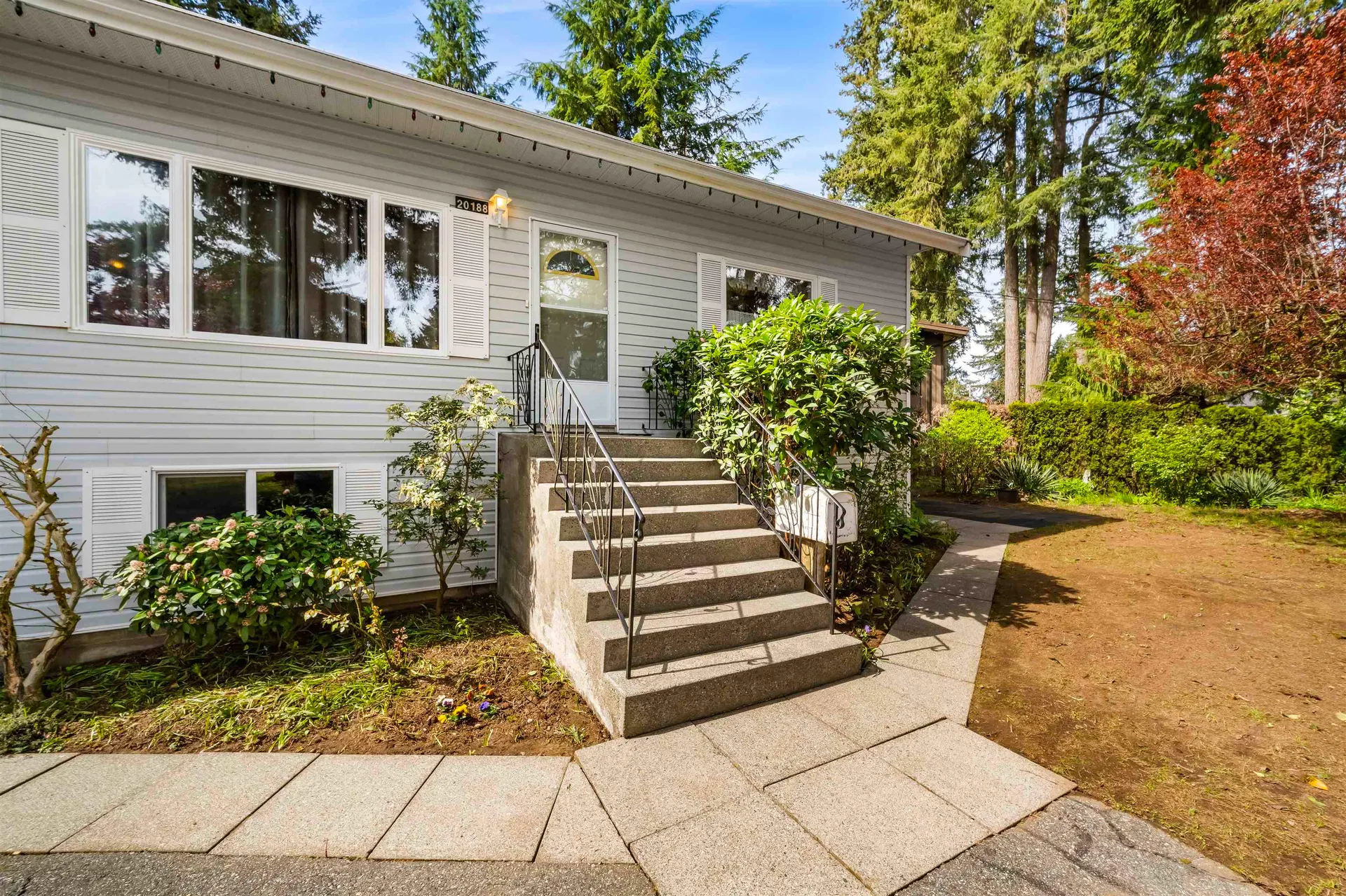 Photo 5 of 40 at 20188 40 Avenue