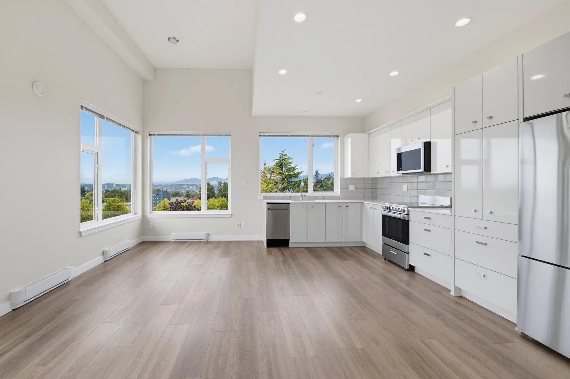 Photo 2 of 40 at #509 – 10838 Whalley Boulevard