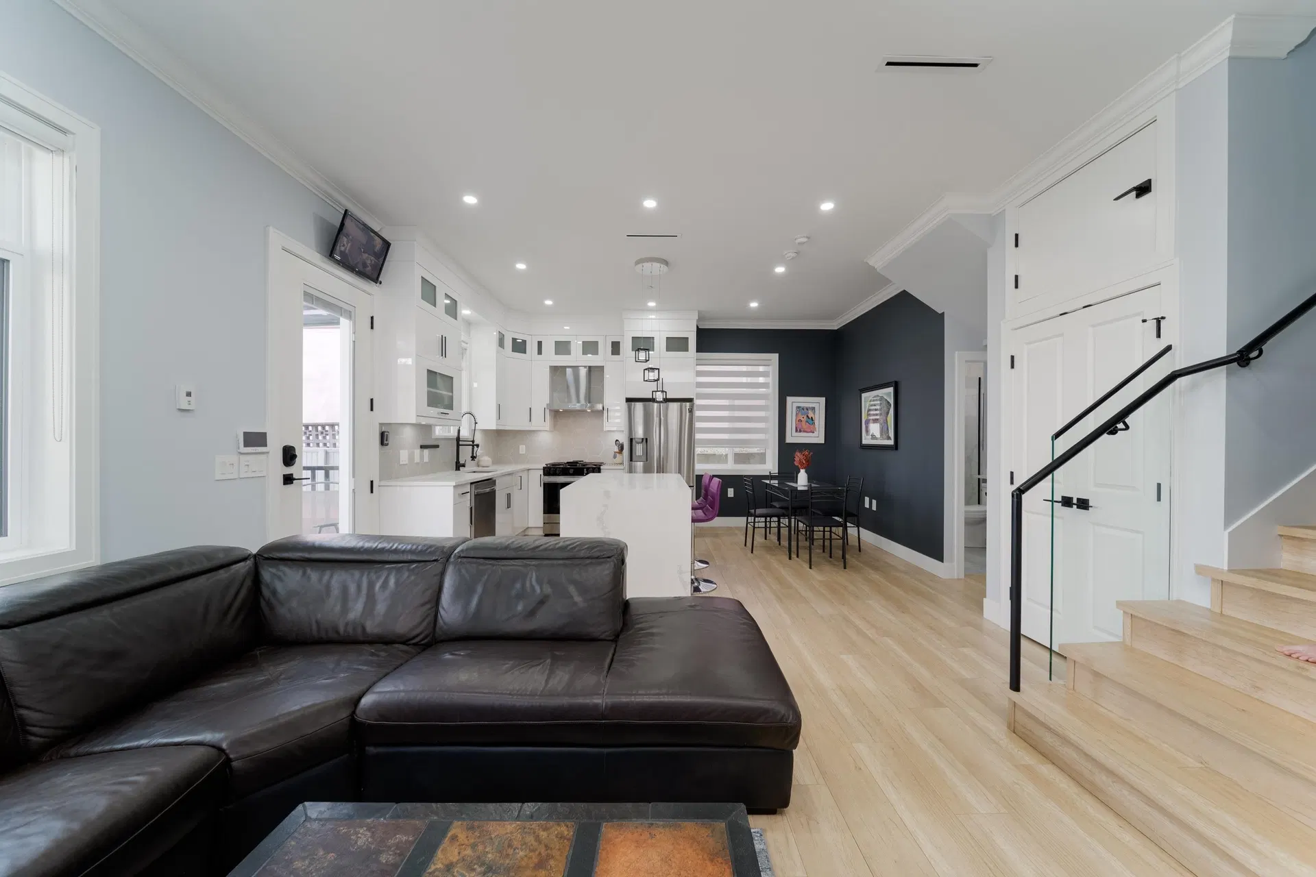 Photo 3 of 36 at 960 Renfrew Street