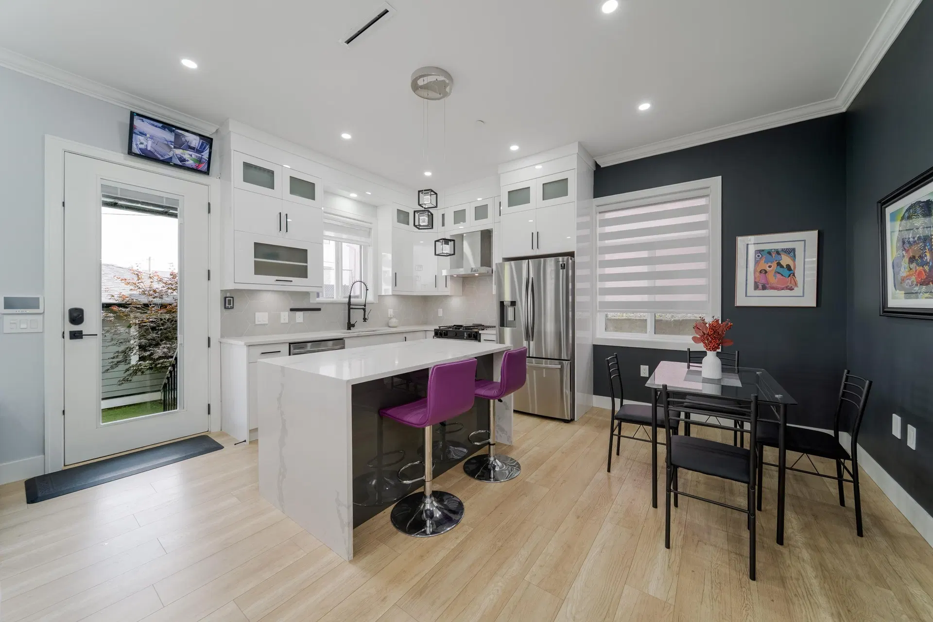 Photo 5 of 36 at 960 Renfrew Street