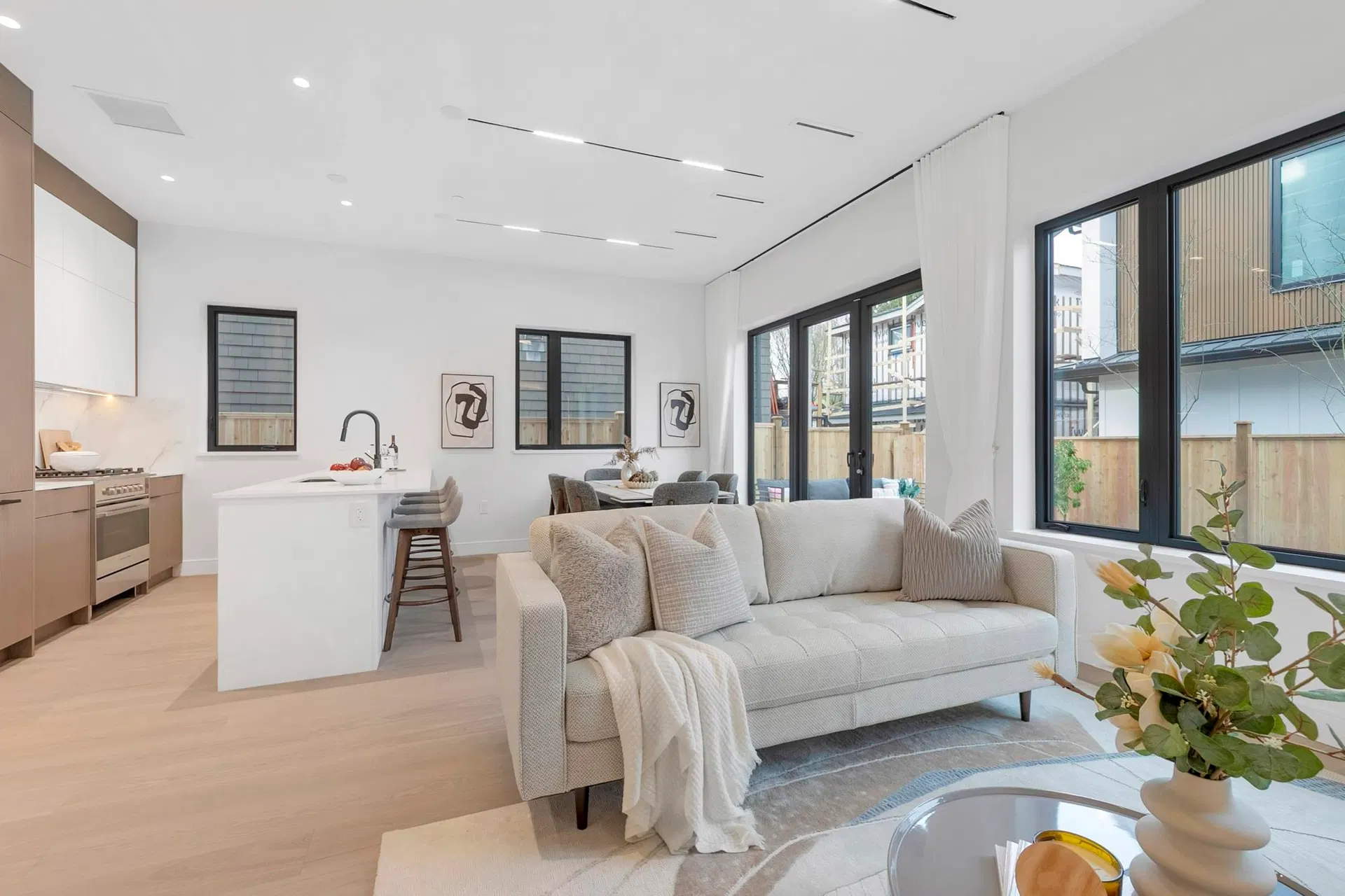 Photo 5 of 37 at #2 – 4023 W 18th Avenue