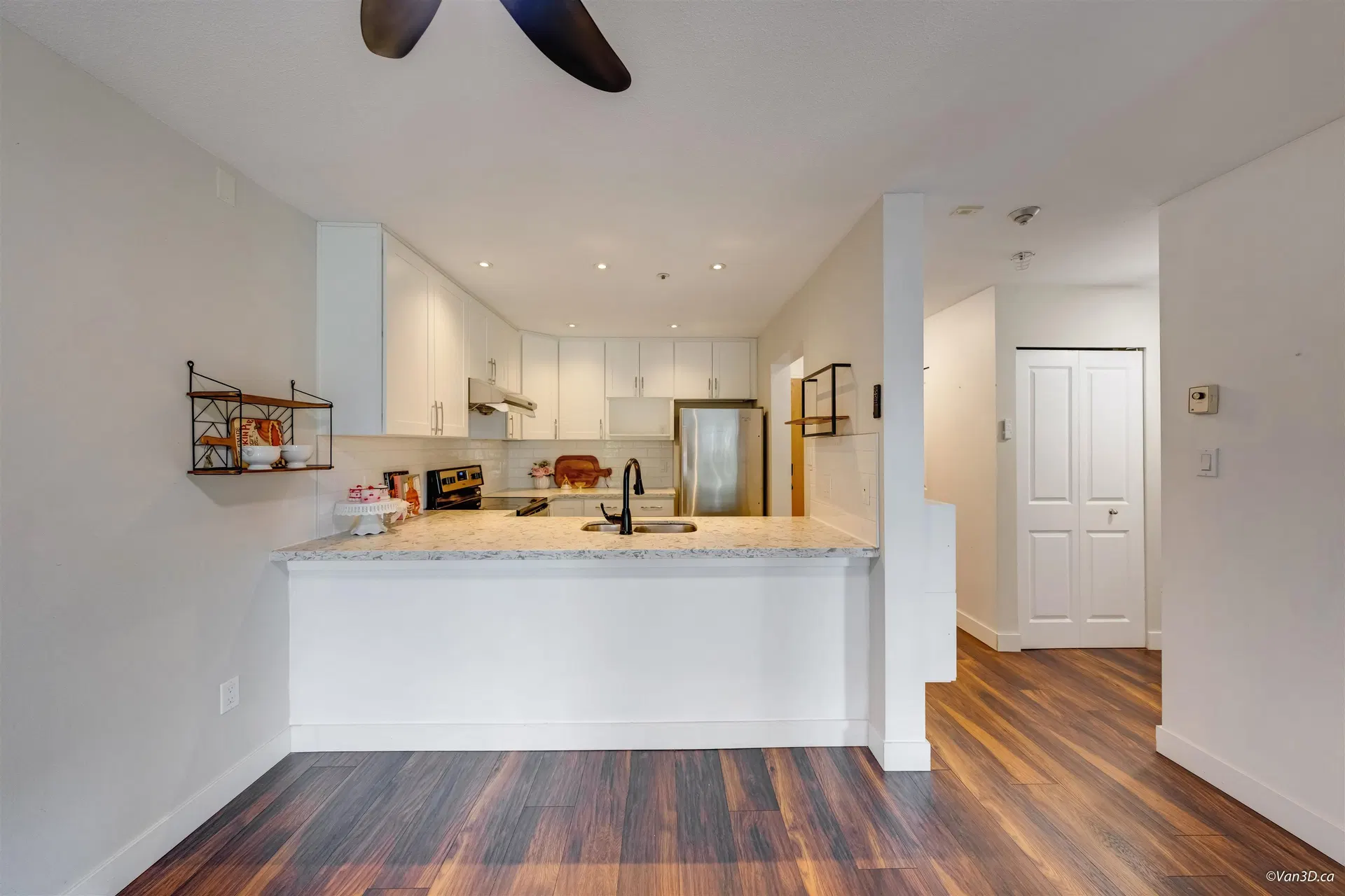 Photo 2 of 32 at #319 – 1219 Johnson Street