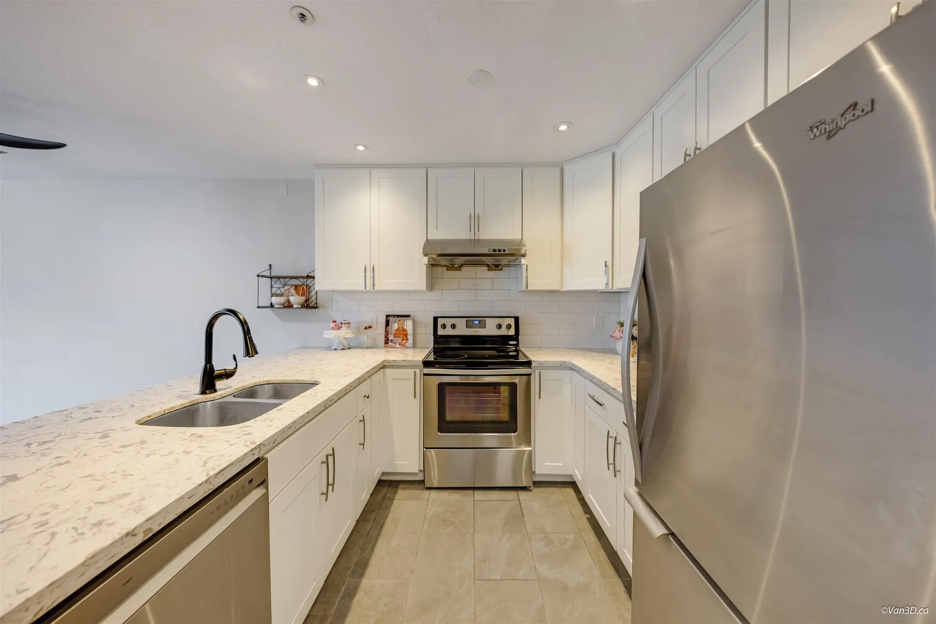 Photo 4 of 32 at #319 – 1219 Johnson Street