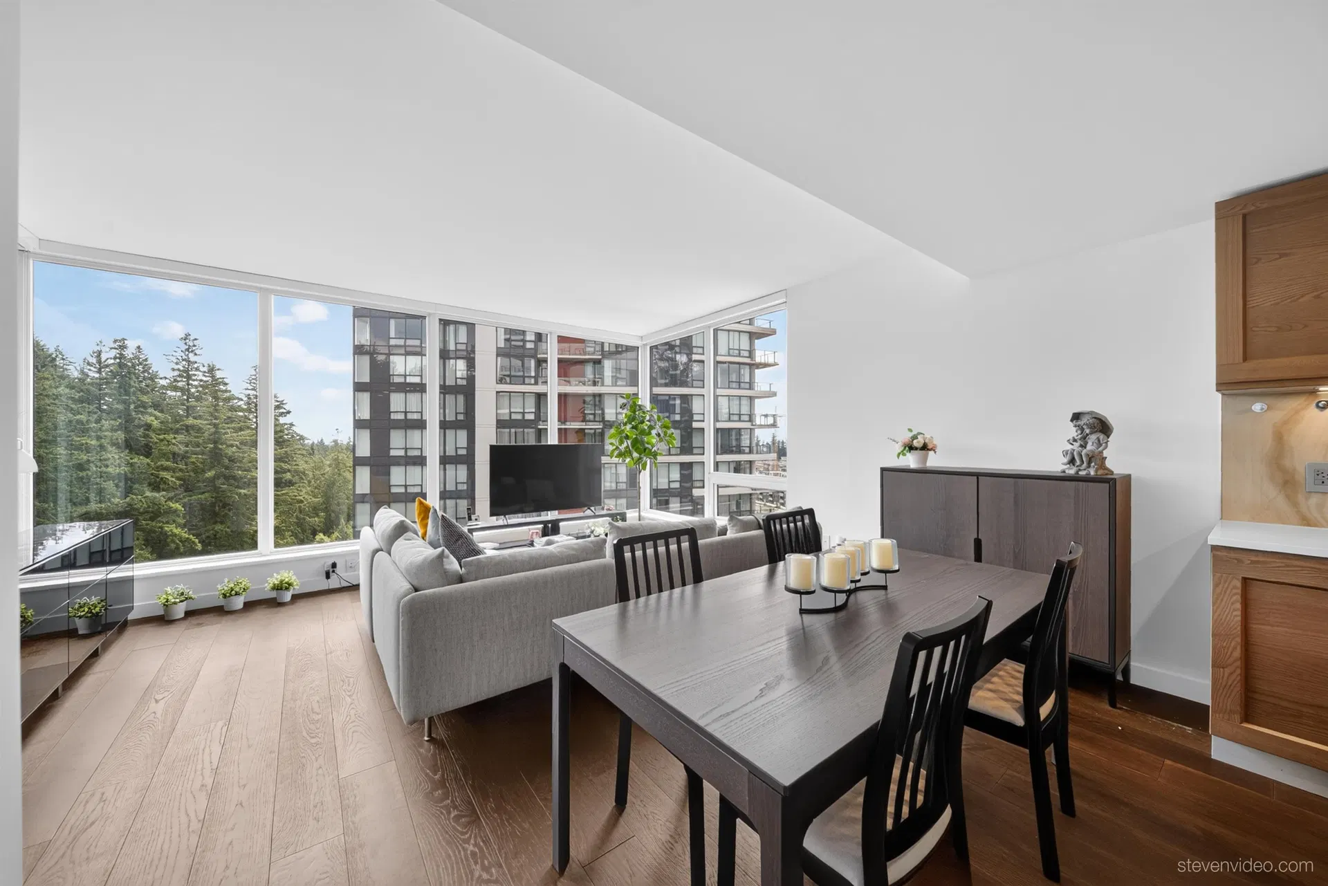 Photo 4 of 26 at #1306 – 5629 Birney Avenue