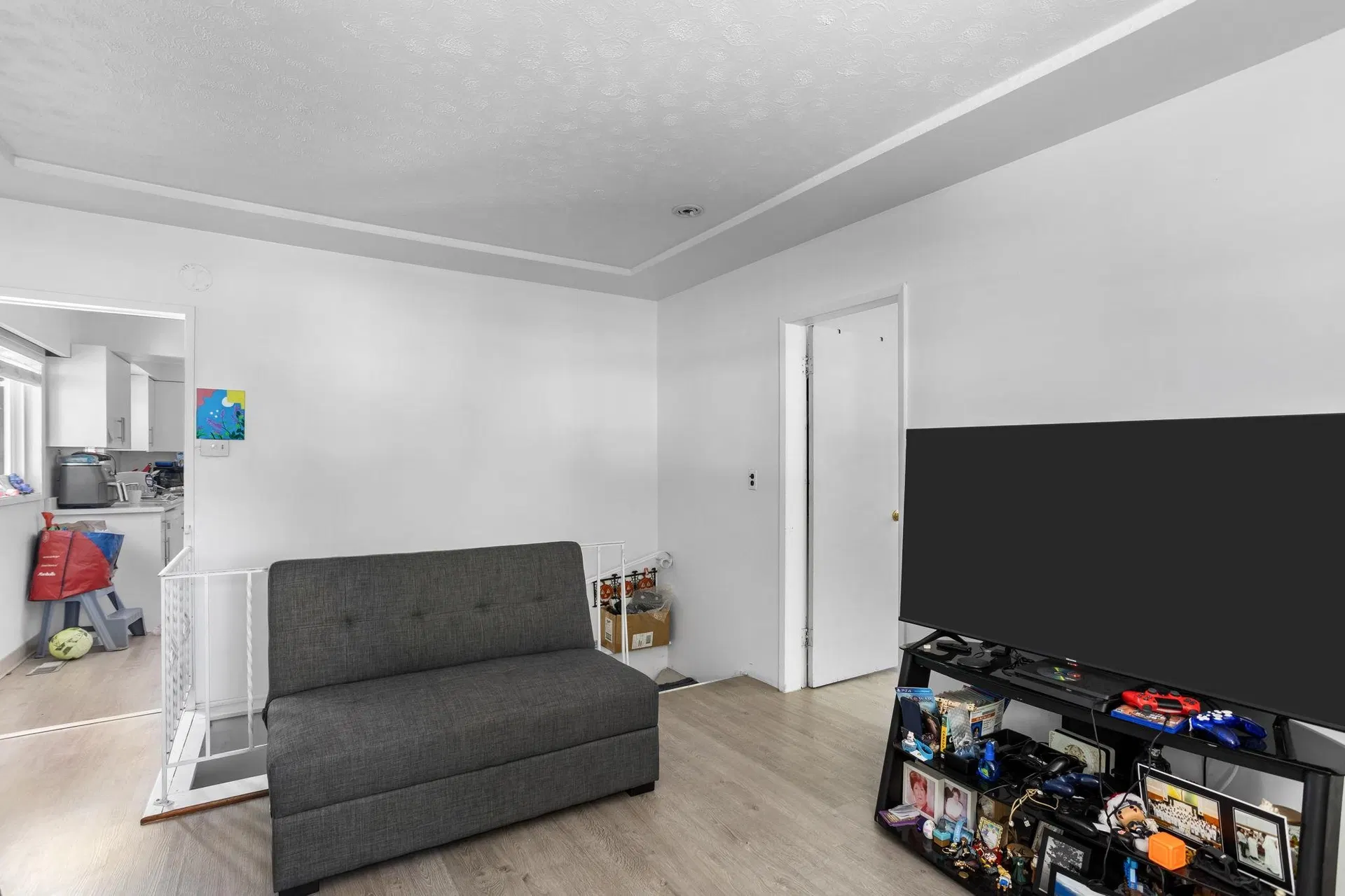 Photo 5 of 39 at 3186 E 28th Avenue