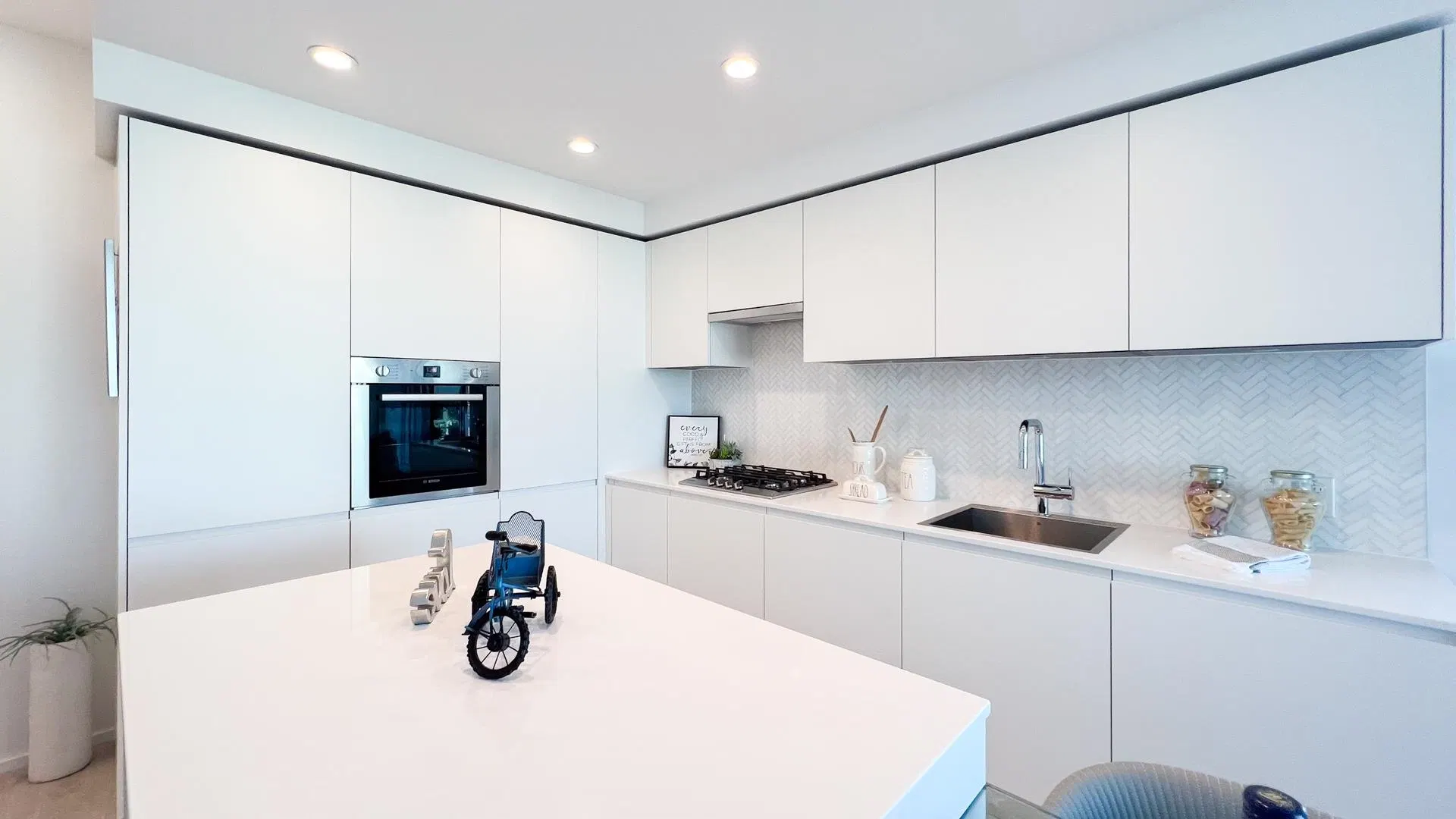 Photo 4 of 24 at #2601 – 3809 Evergreen Place