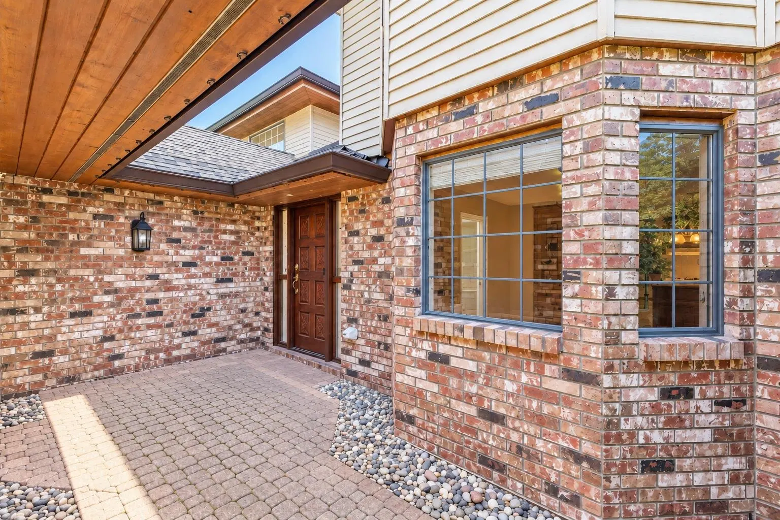 Photo 3 of 39 at #3 – 1660 148 Street