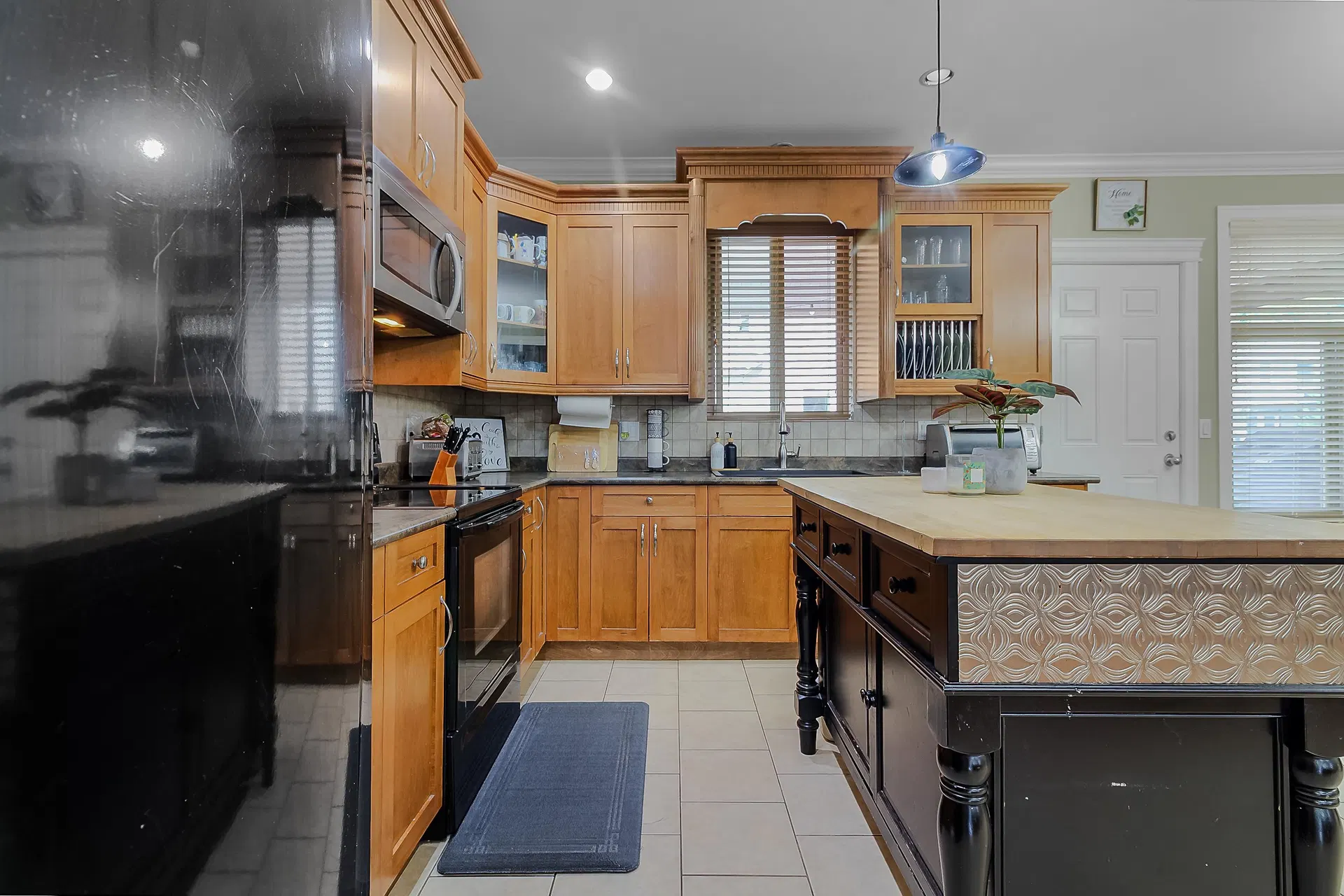 Photo 4 of 36 at 46225 Kermode Crescent